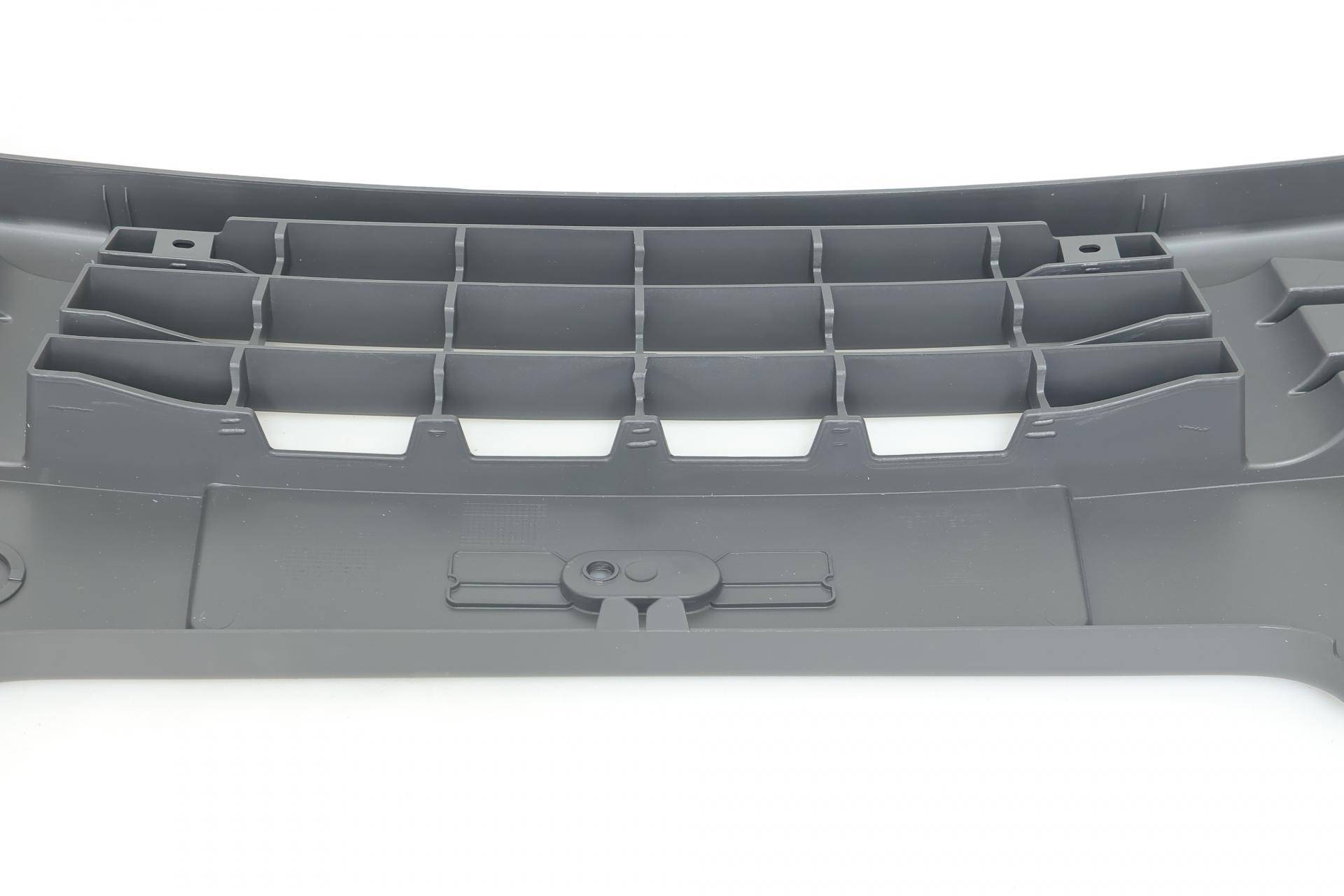 Бампер (передній) Opel Vivaro/ Renault Trafic 06- (з отворами під противотумки)