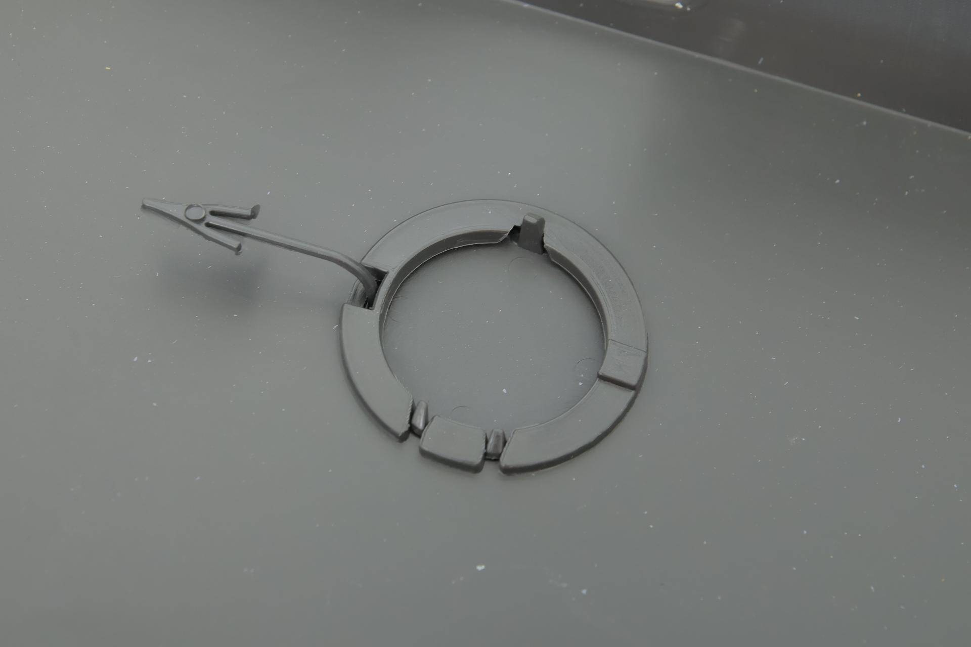 Бампер (передній) Opel Vivaro/ Renault Trafic 06- (з отворами під противотумки)