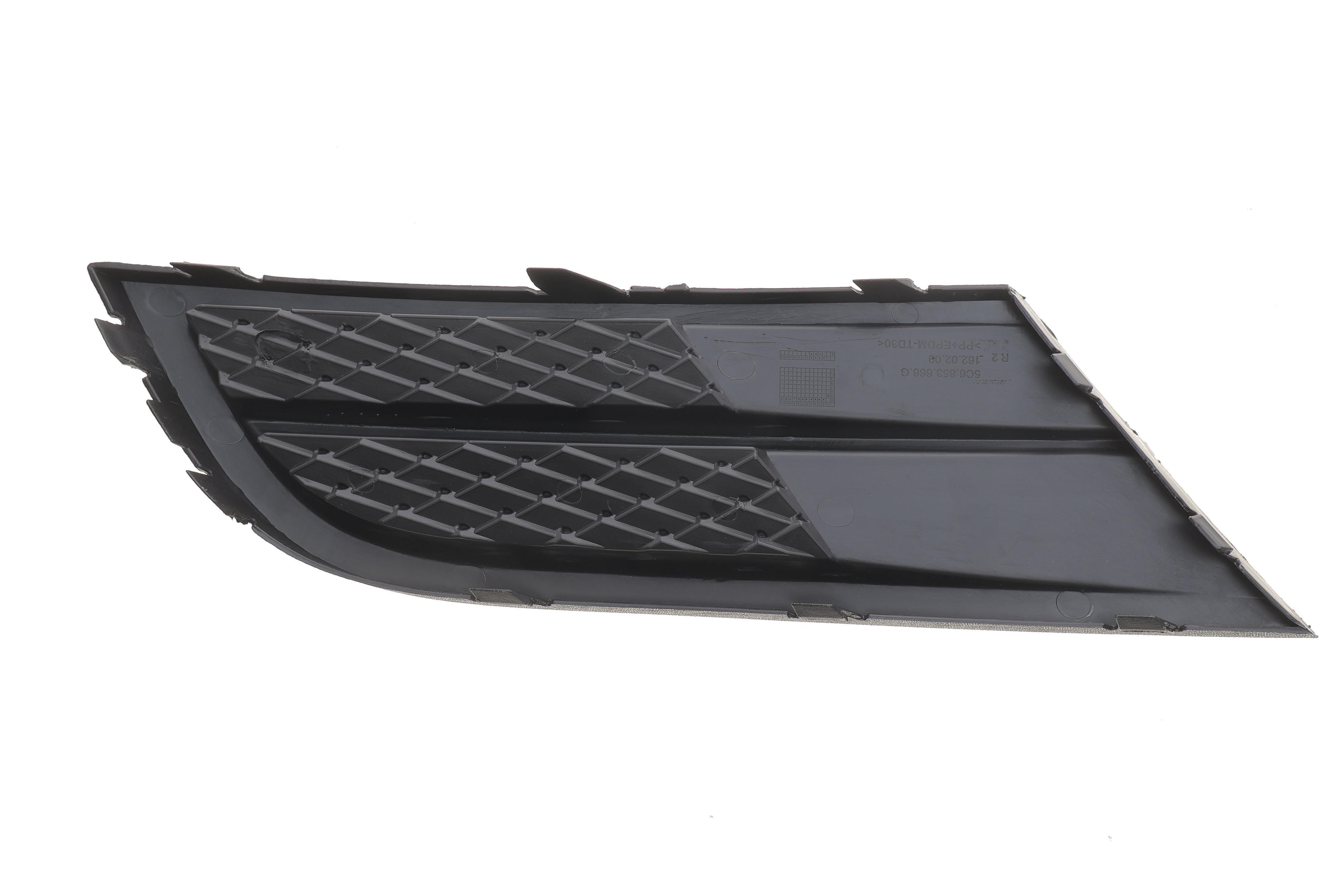 Решітка бампера VW Jetta 15-18 (R)