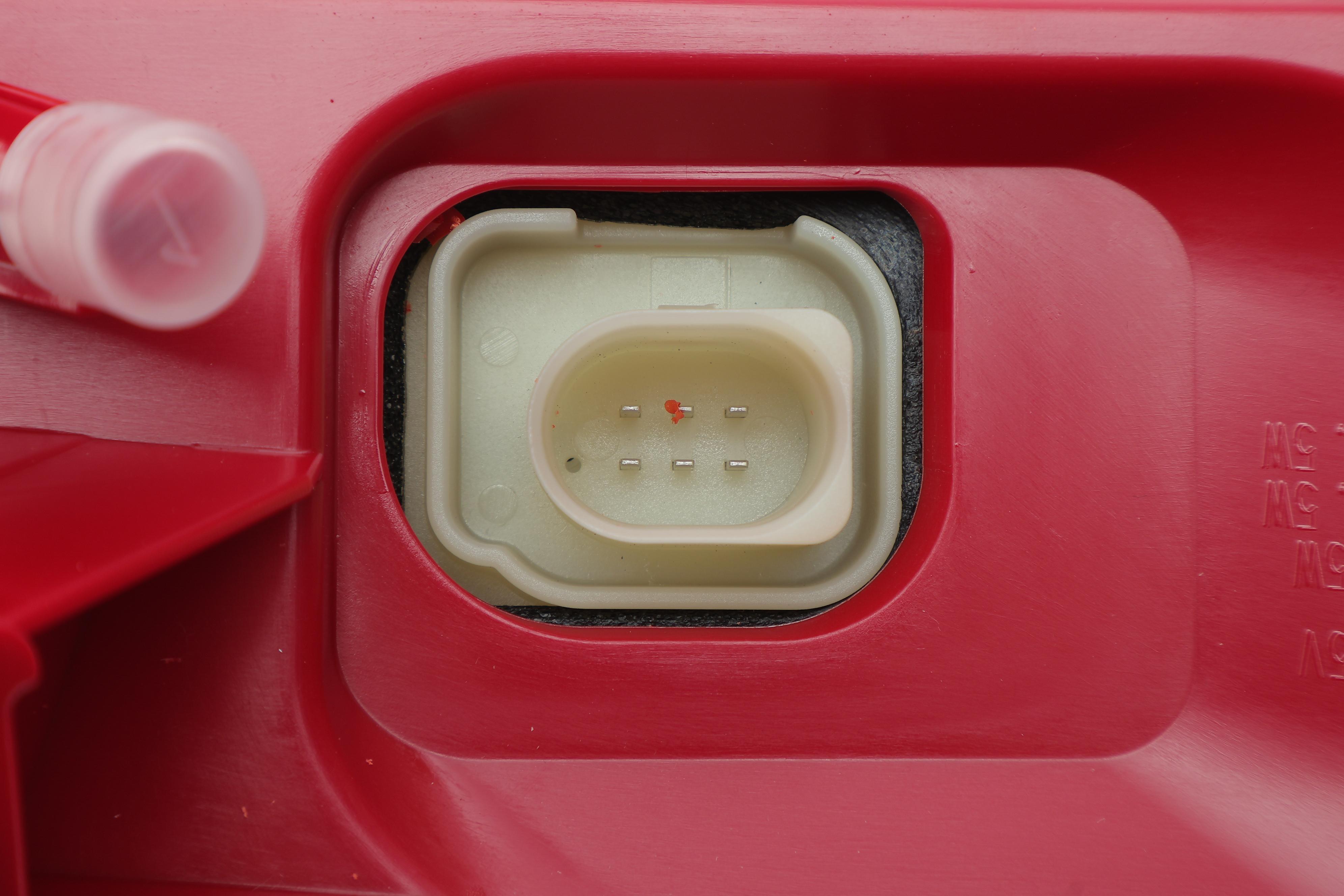 Ліхтар задній Audi A6 Avant 11-14 (R)