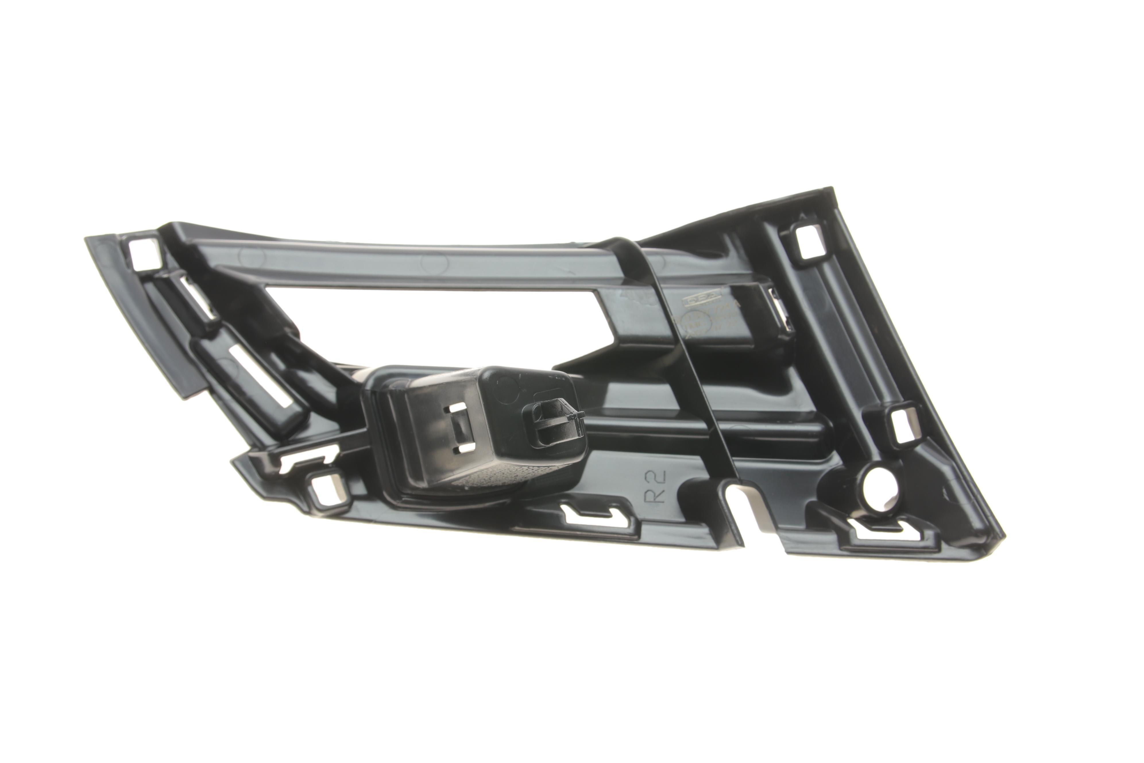 Кронштейн кріплення бампера (переднього/R) Skoda Octavia 18-