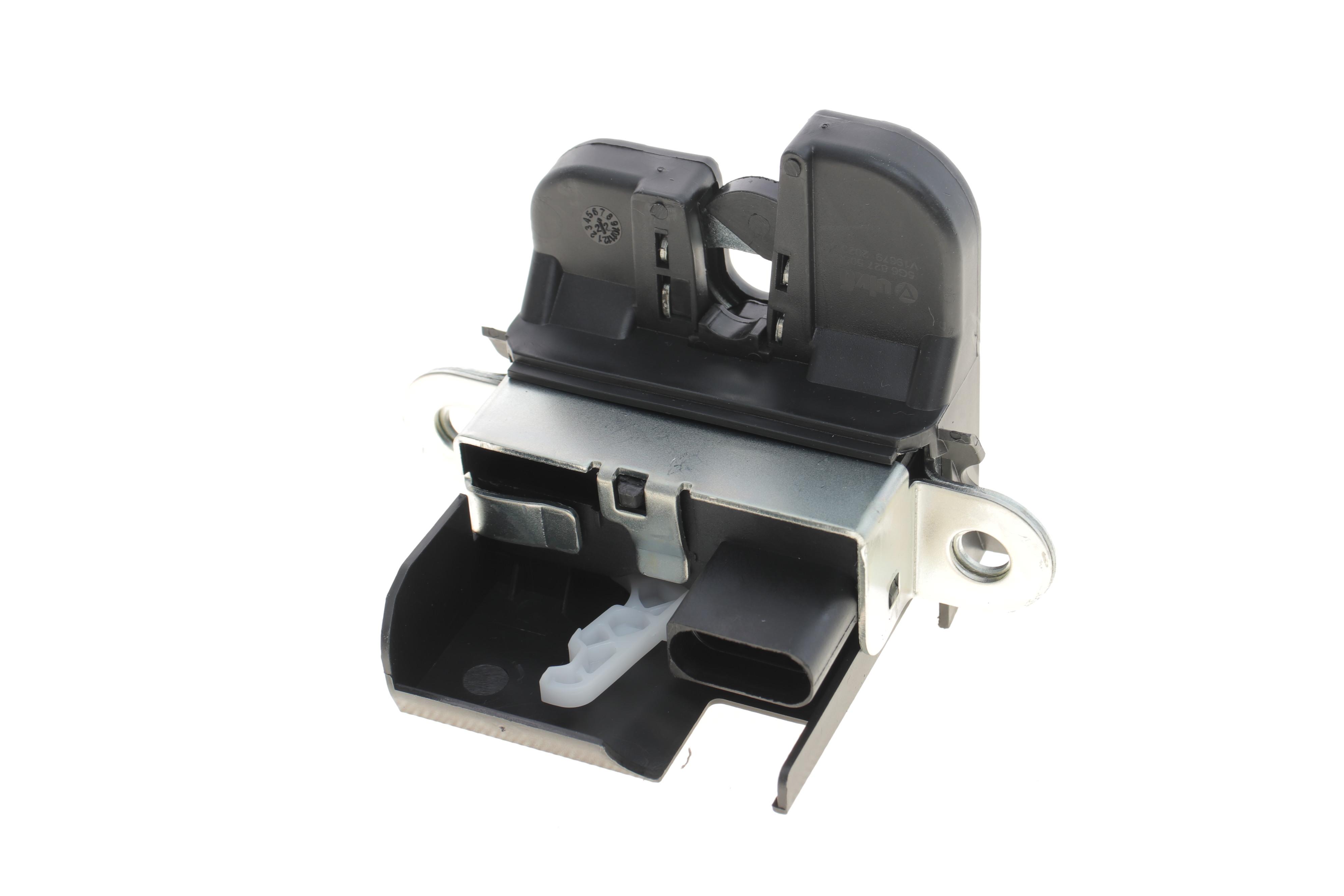 Замок кришки багажника VW Beetle 11-19