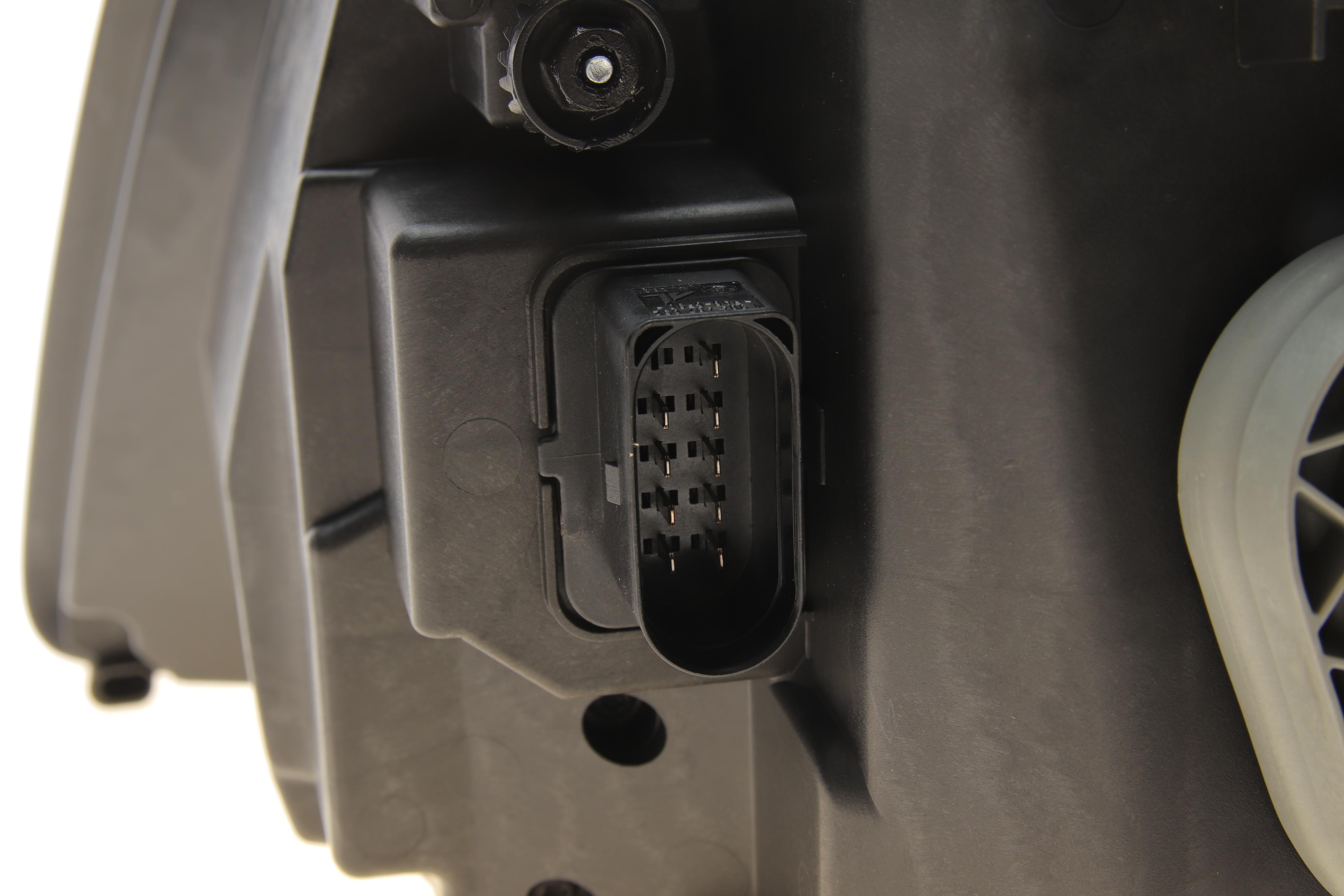 Фара (R) VW T5 03-15