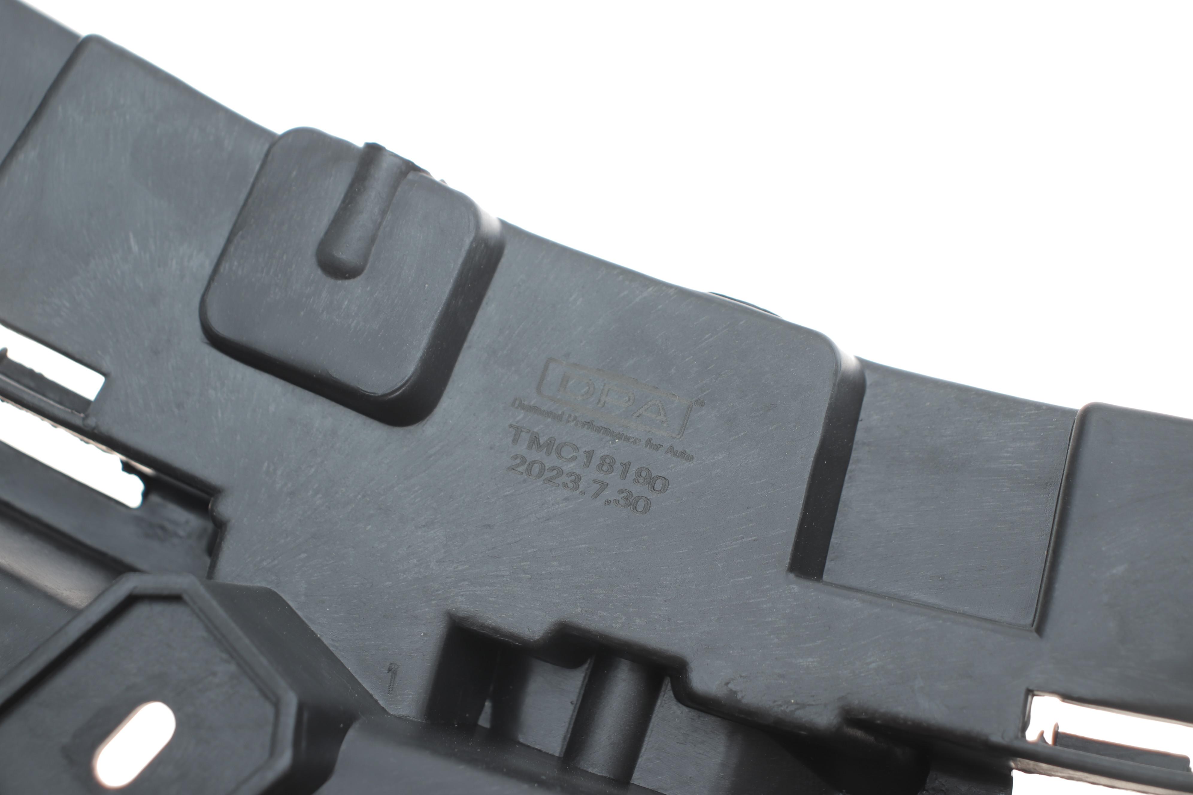 Кронштейн кріплення бампера (заднього/L) VW Passat CC 08-12