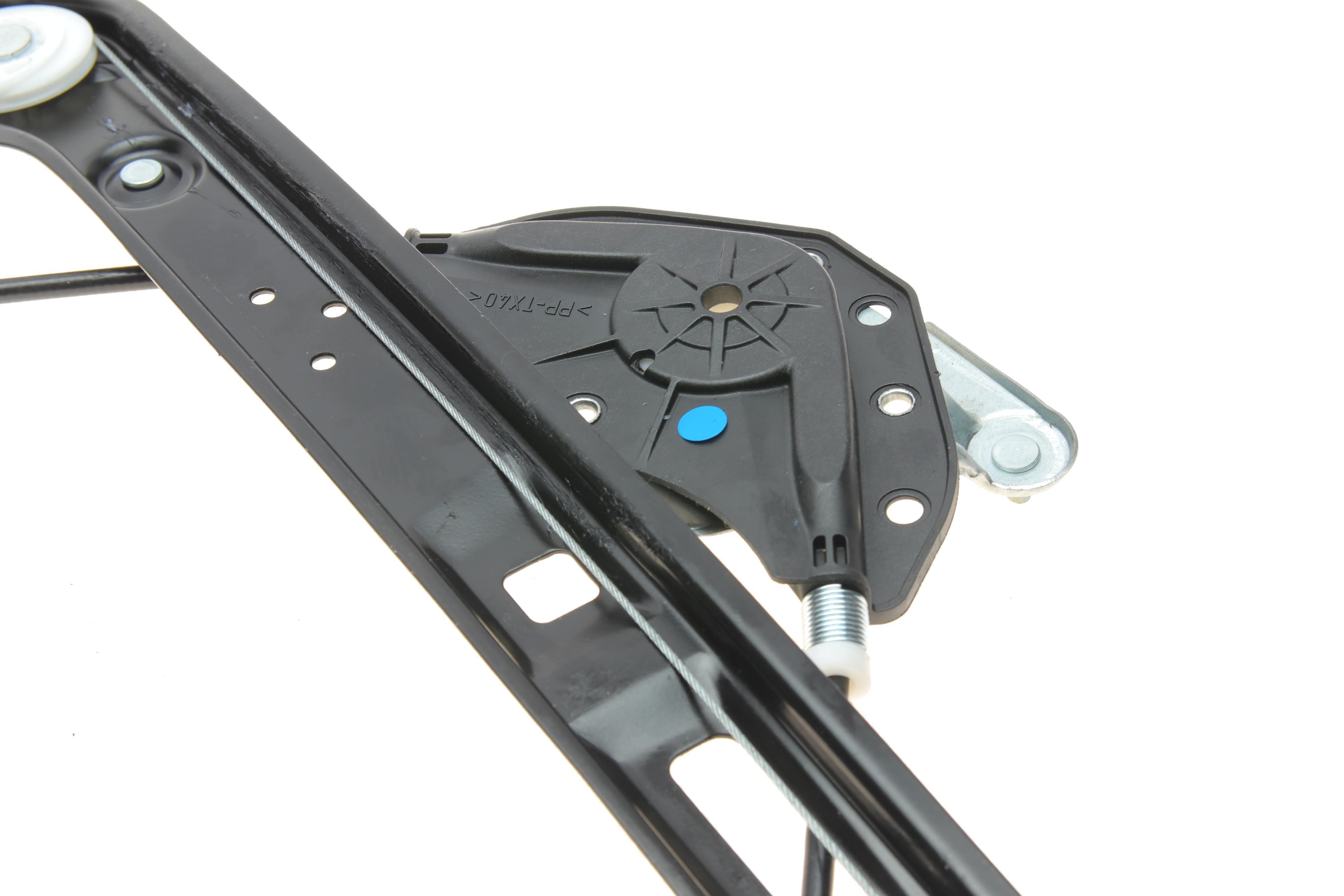 Склопідіймач (передній) BMW 3 (E46) 98-05 (R) (електро) (без моторчика)