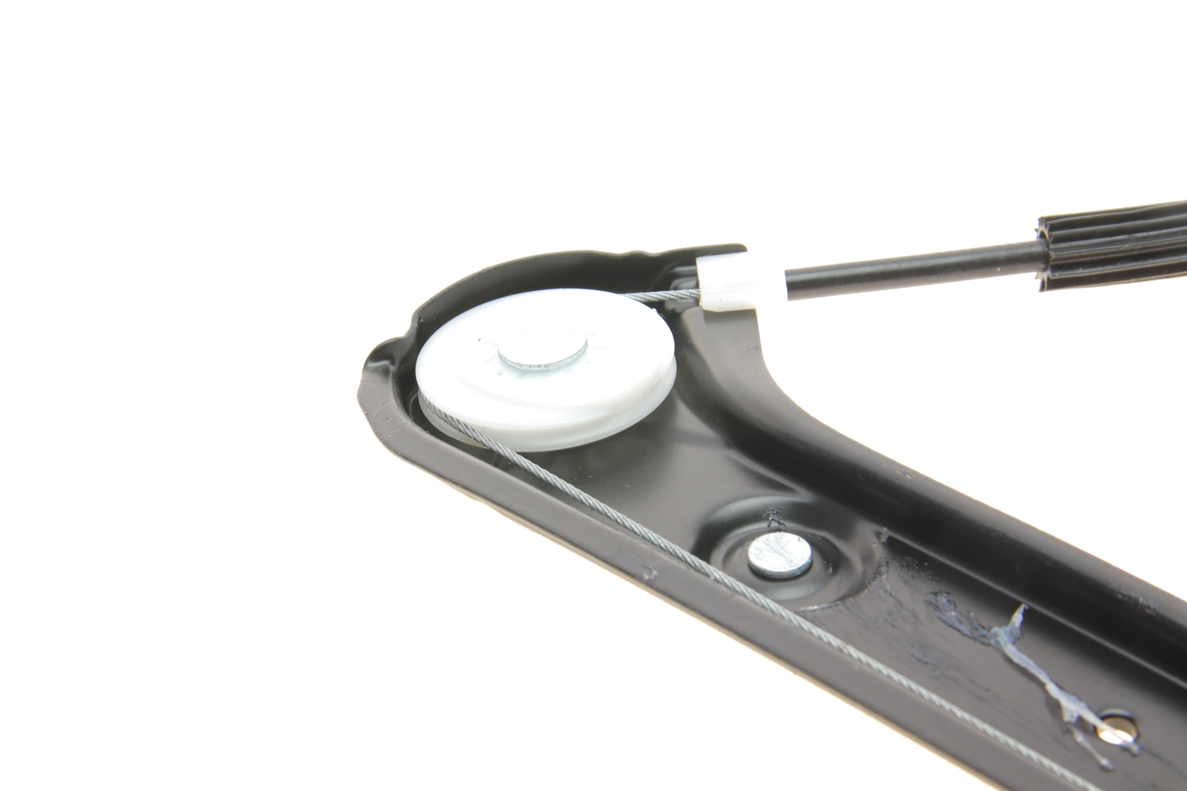 Склопідіймач (передній) BMW 3 (E46) 98-05 (R) (електро) (без моторчика)