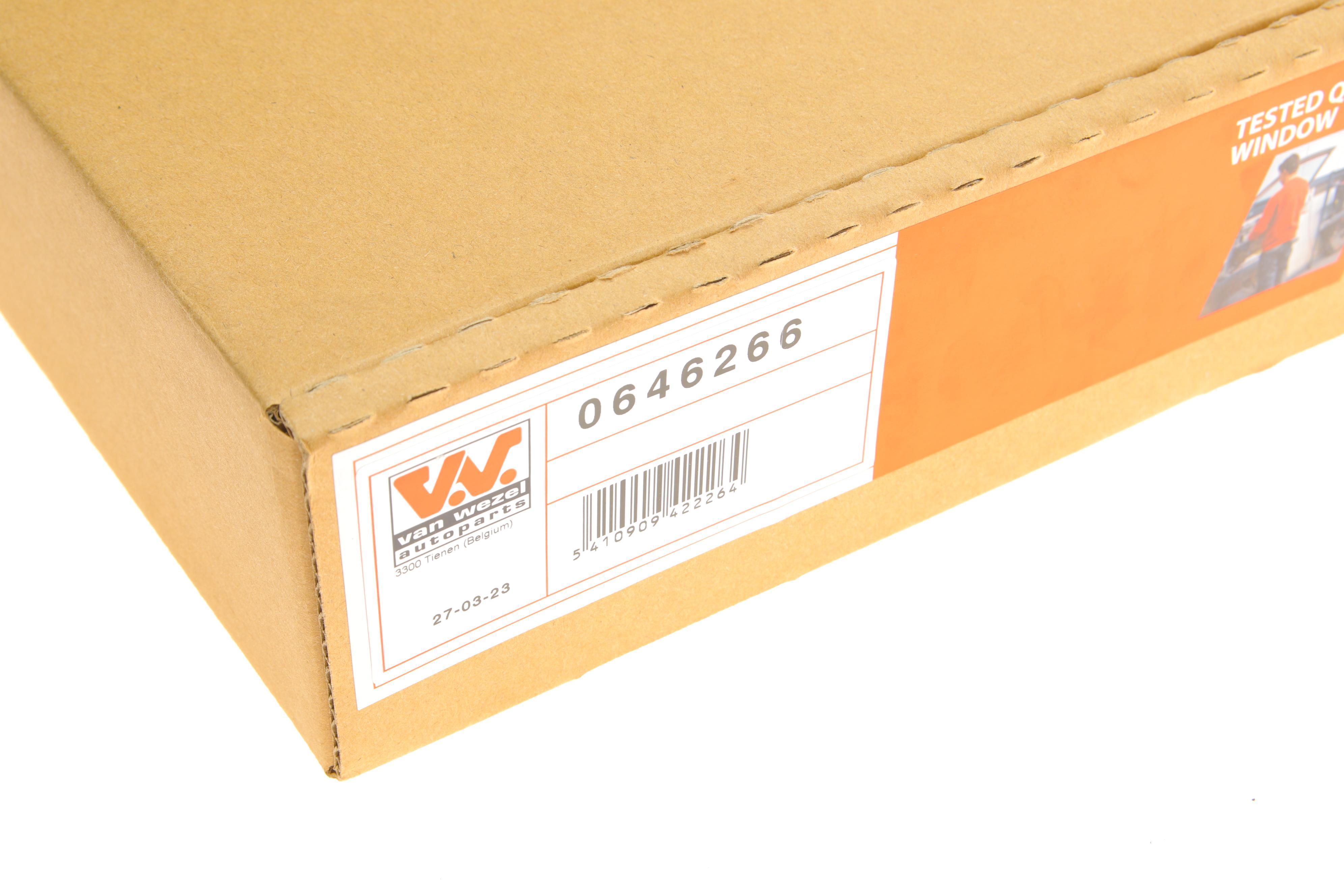 Склопідіймач (передній) BMW 3 (E46) 98-05 (R) (електро) (без моторчика)