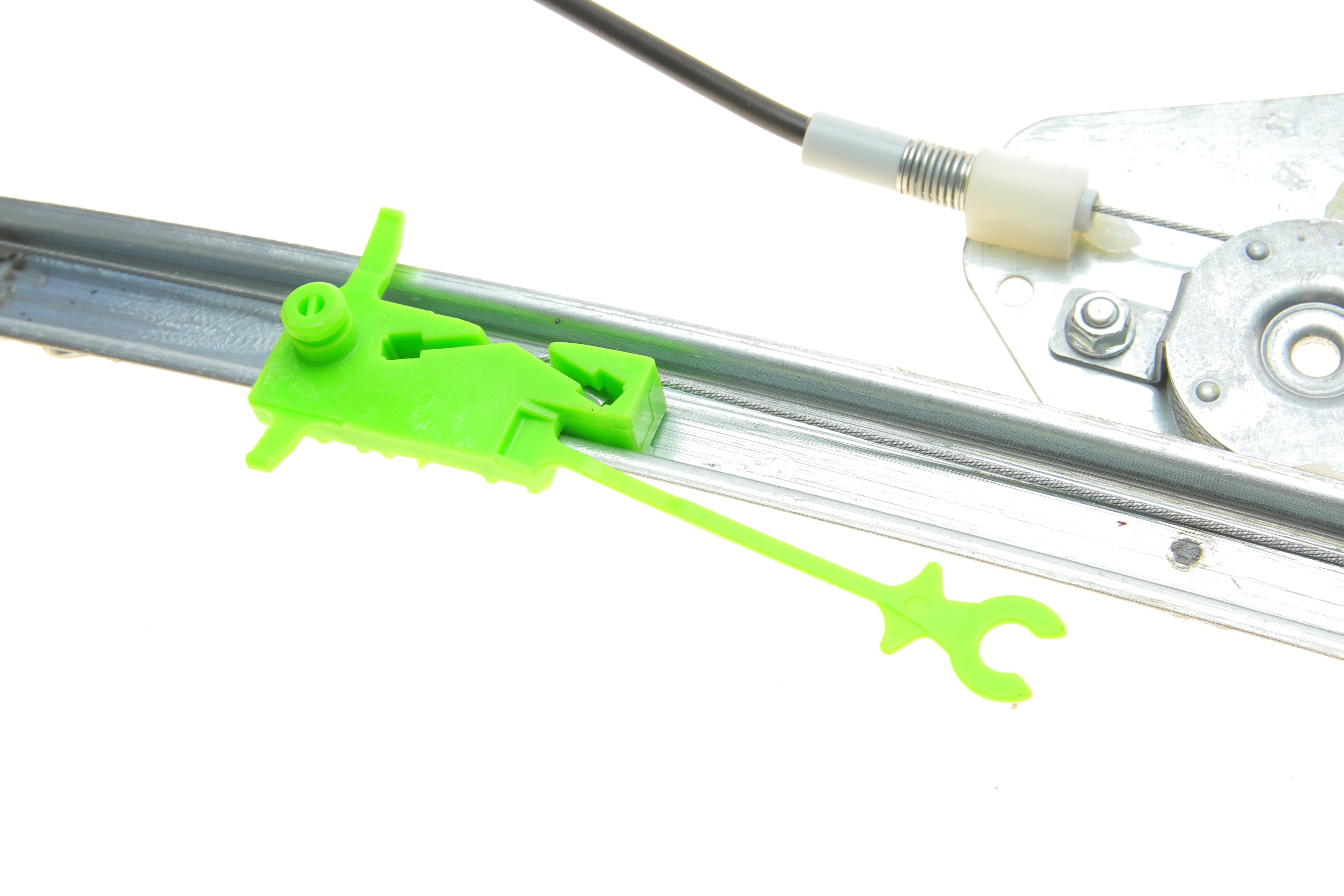 Склопідіймач (задній) Ford Focus 98-04 (R) (електро) (без моторчика)