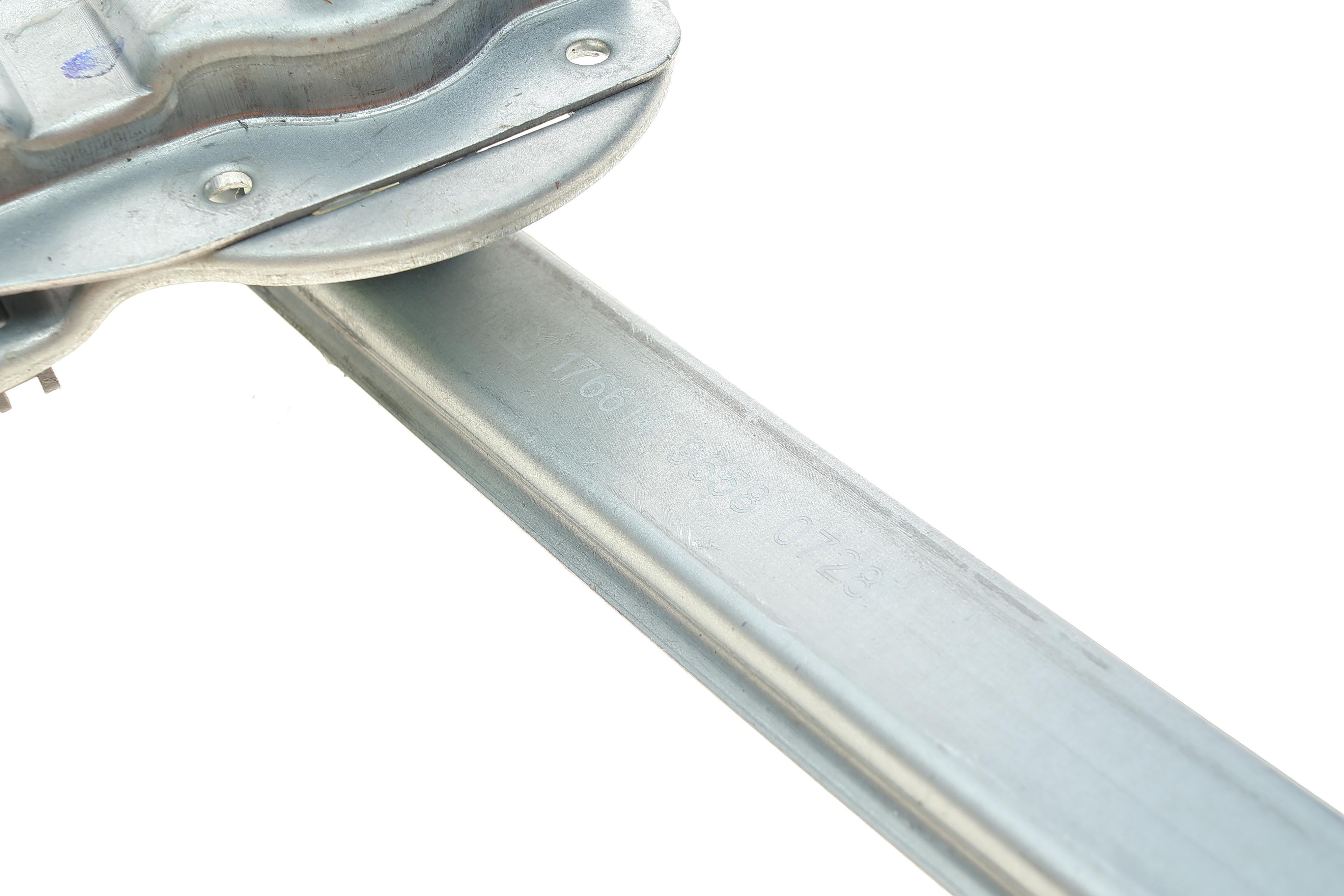 Склопідіймач (передній) Citroen Berlingo/Peugeot Partner 96- (L) (ручной)