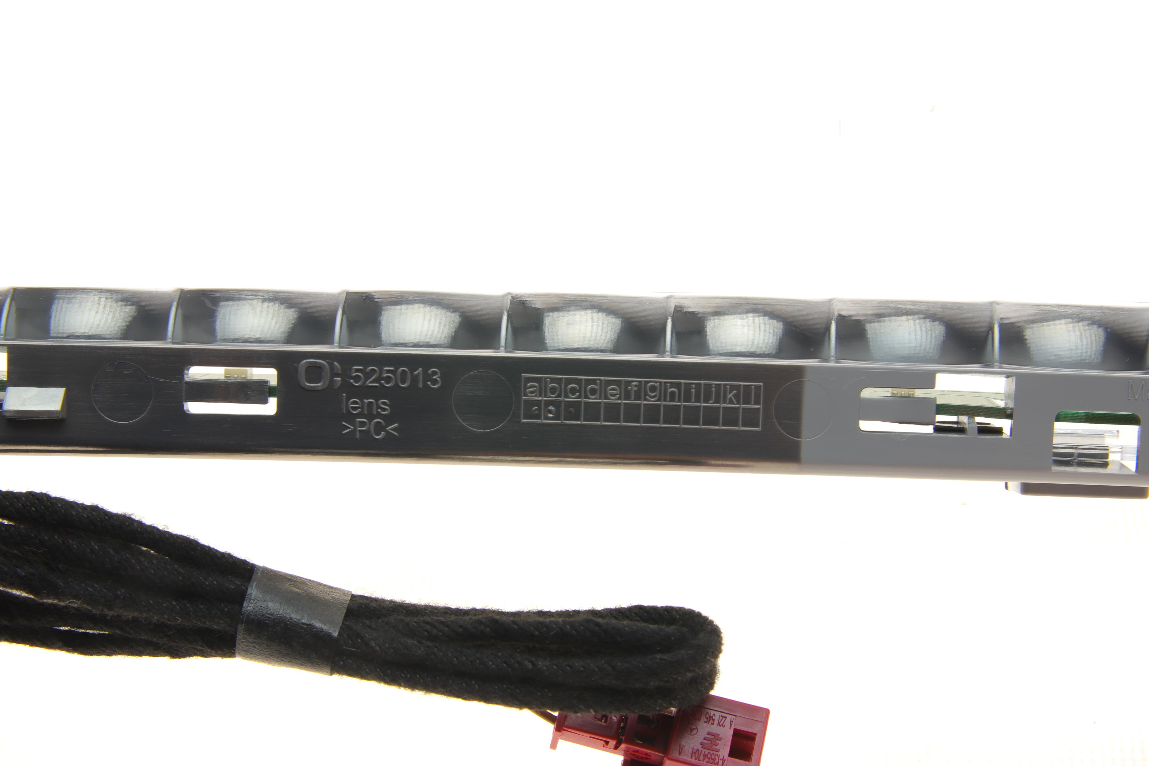 Ліхтар задній MB C-class (W205)/E-class (C238) 07-11  (сигнал стопа)