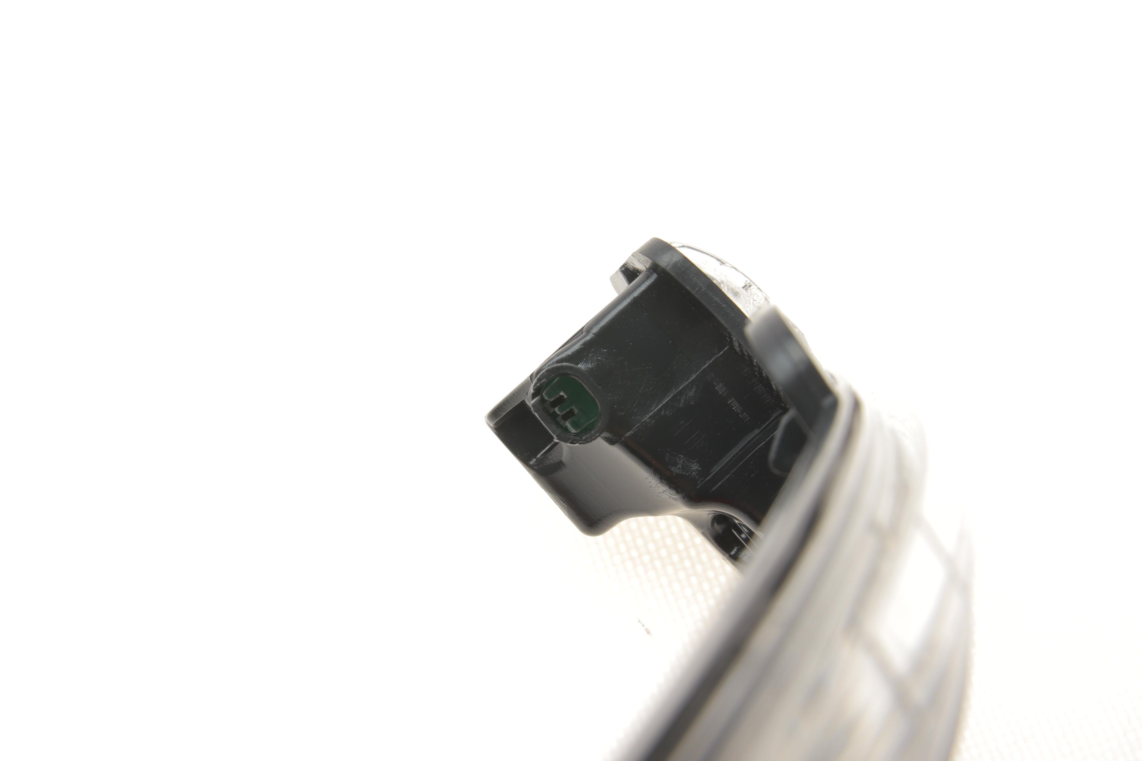 Повторювач повороту на дзеркало Peugeot 308 13- (R) (білий)