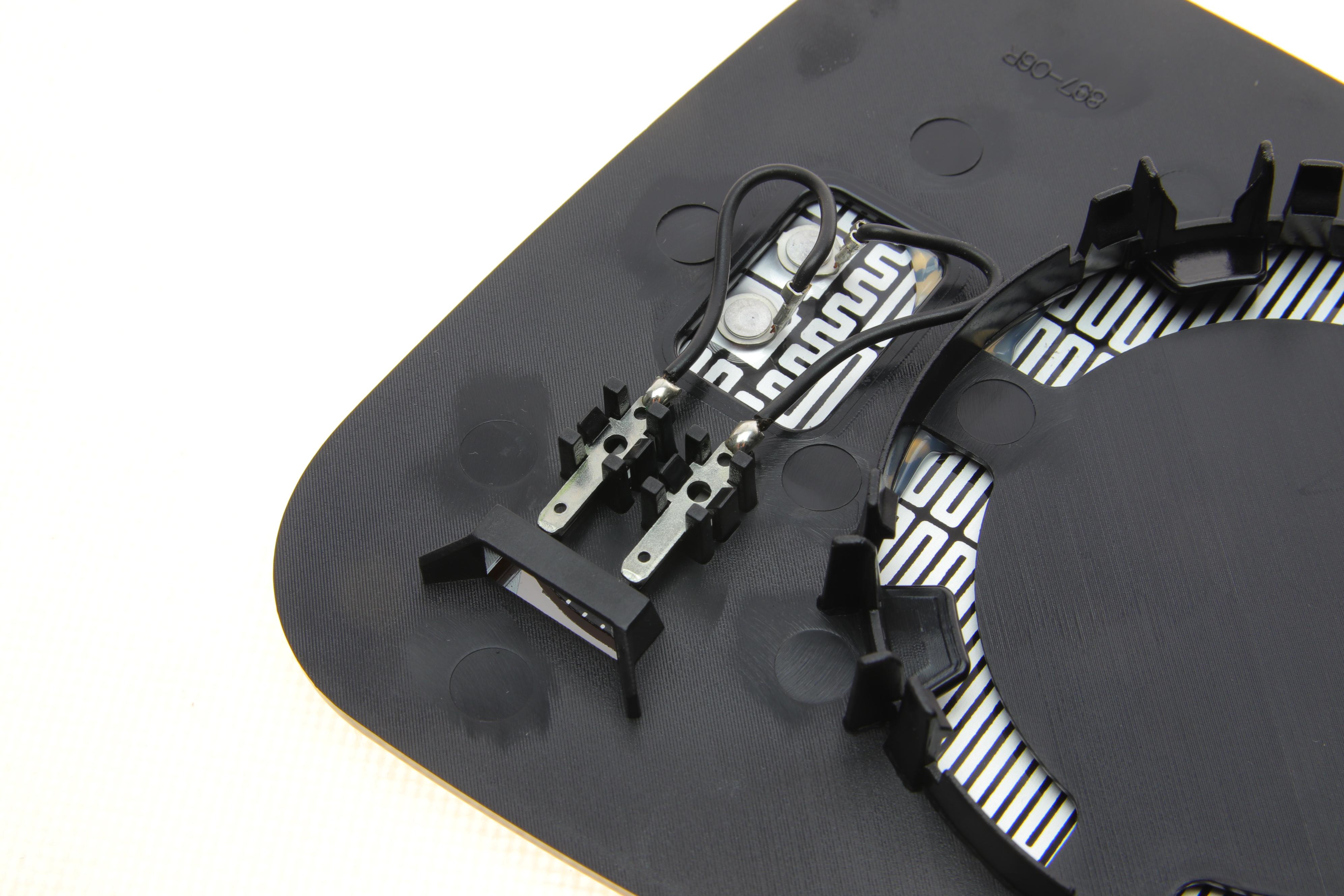 Скло дзеркала (з підігрівом) Renault Megane 08-15 (R)