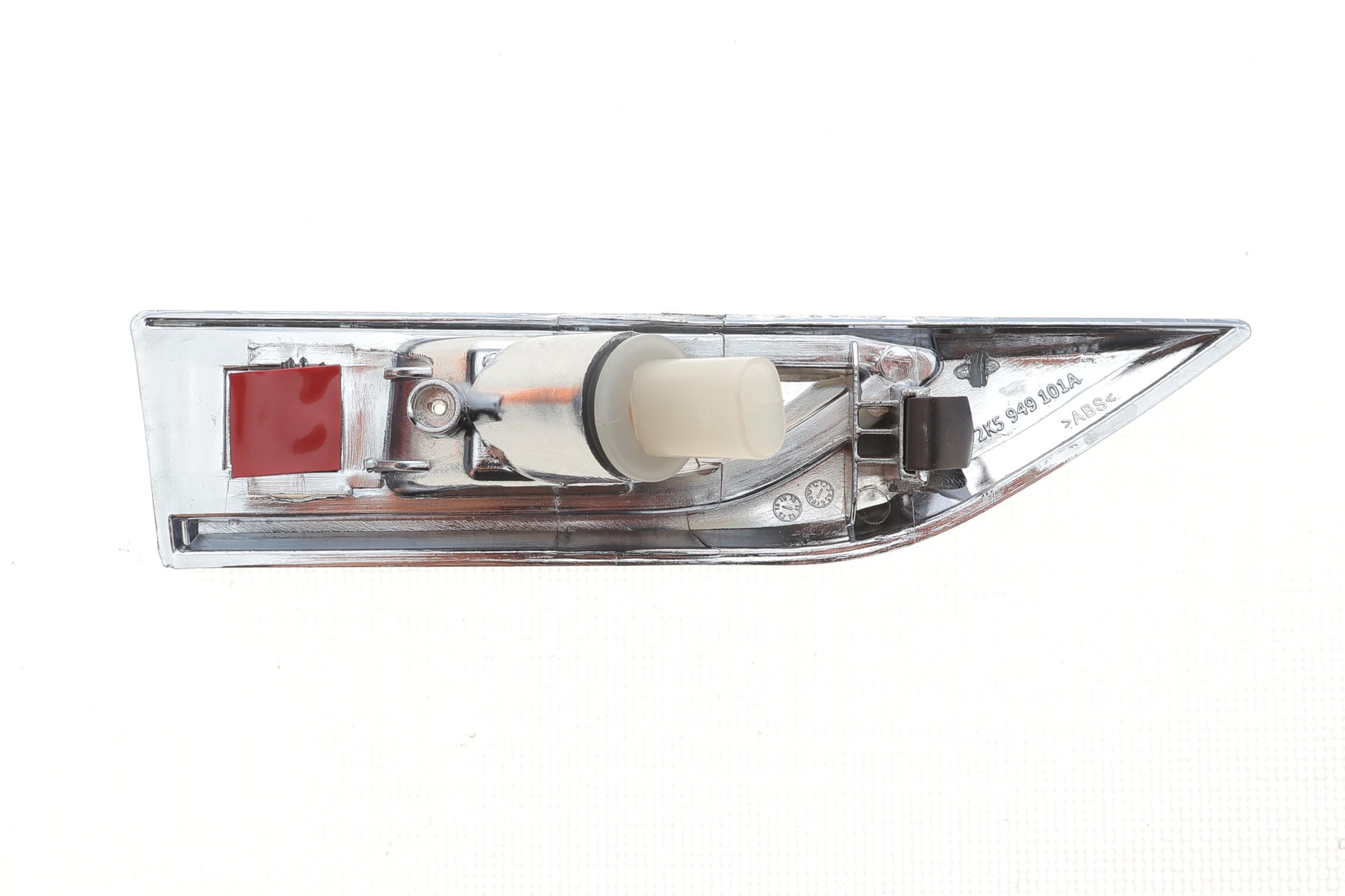 Повторювач повороту на крило VW Caddy IV 16-20 (L)