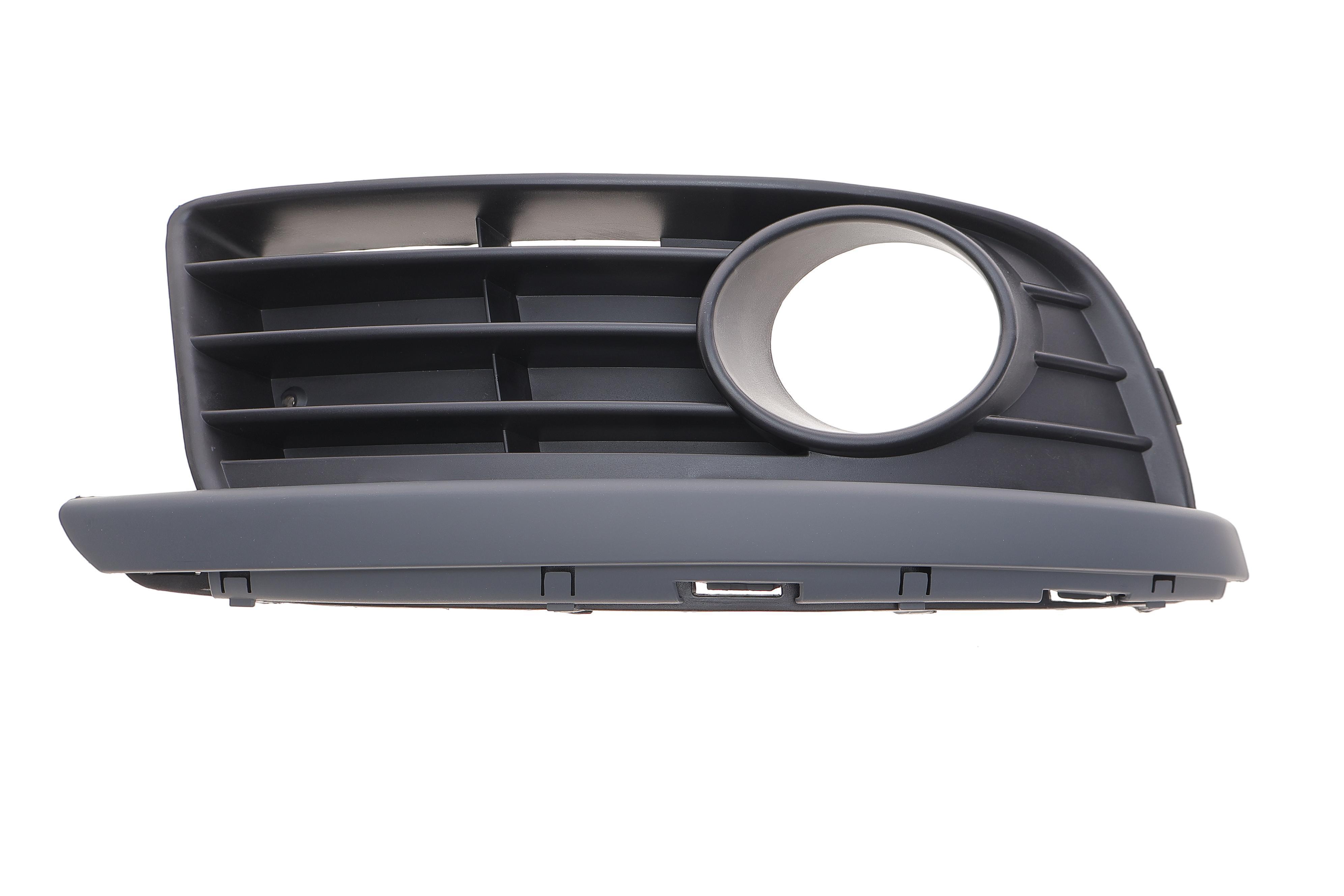 Вставка бампера (під протитуманку) VW Golf V 07-09 (R)