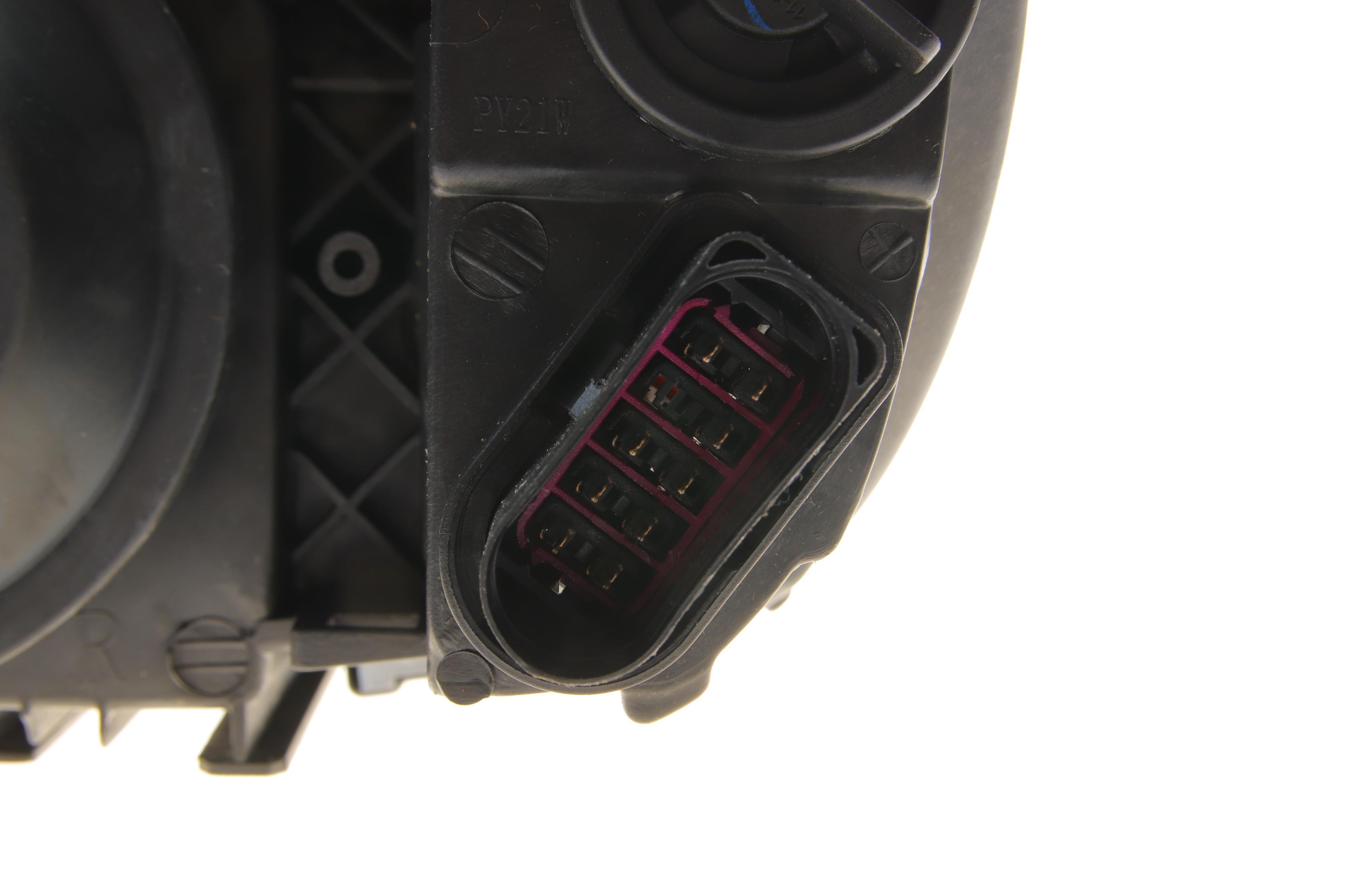 Фара (R) Skoda Octavia II 04-13