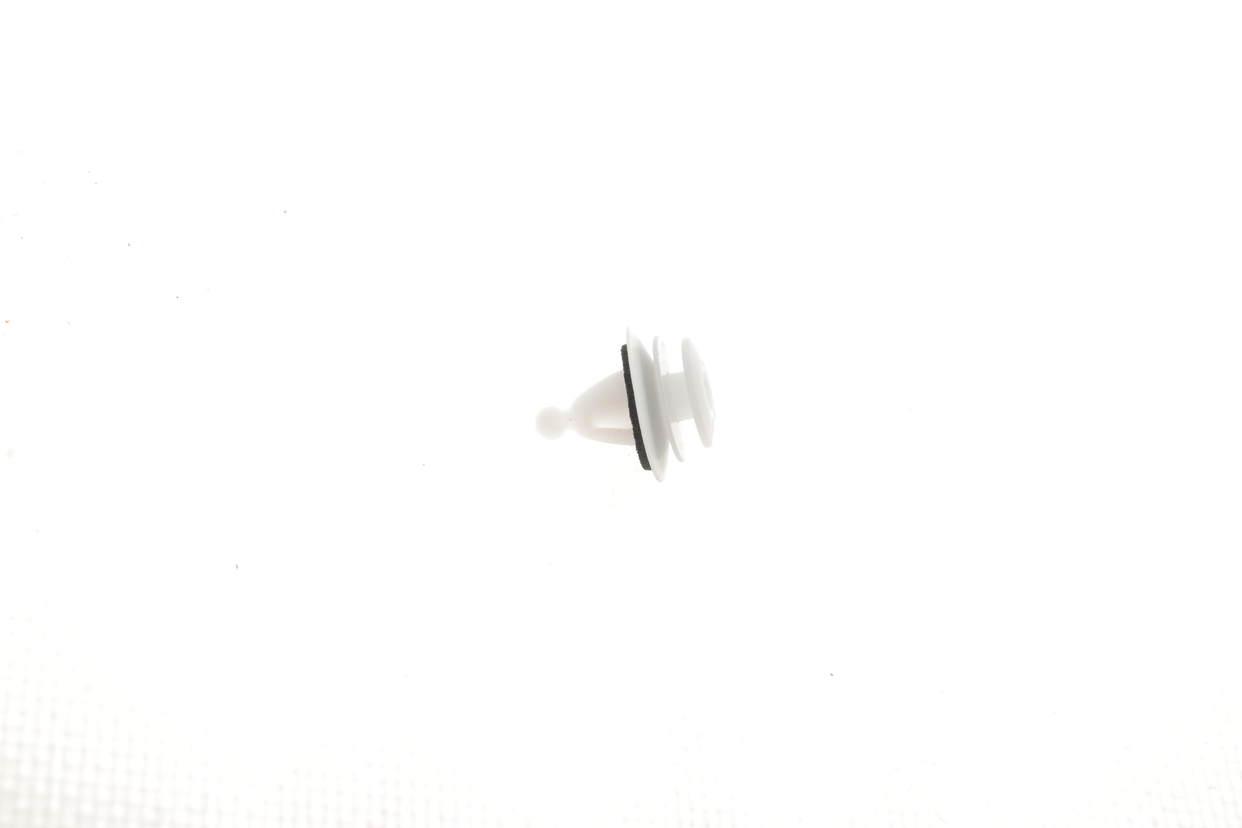 Кліпса кріплення молдинга Kia Sorento 02-