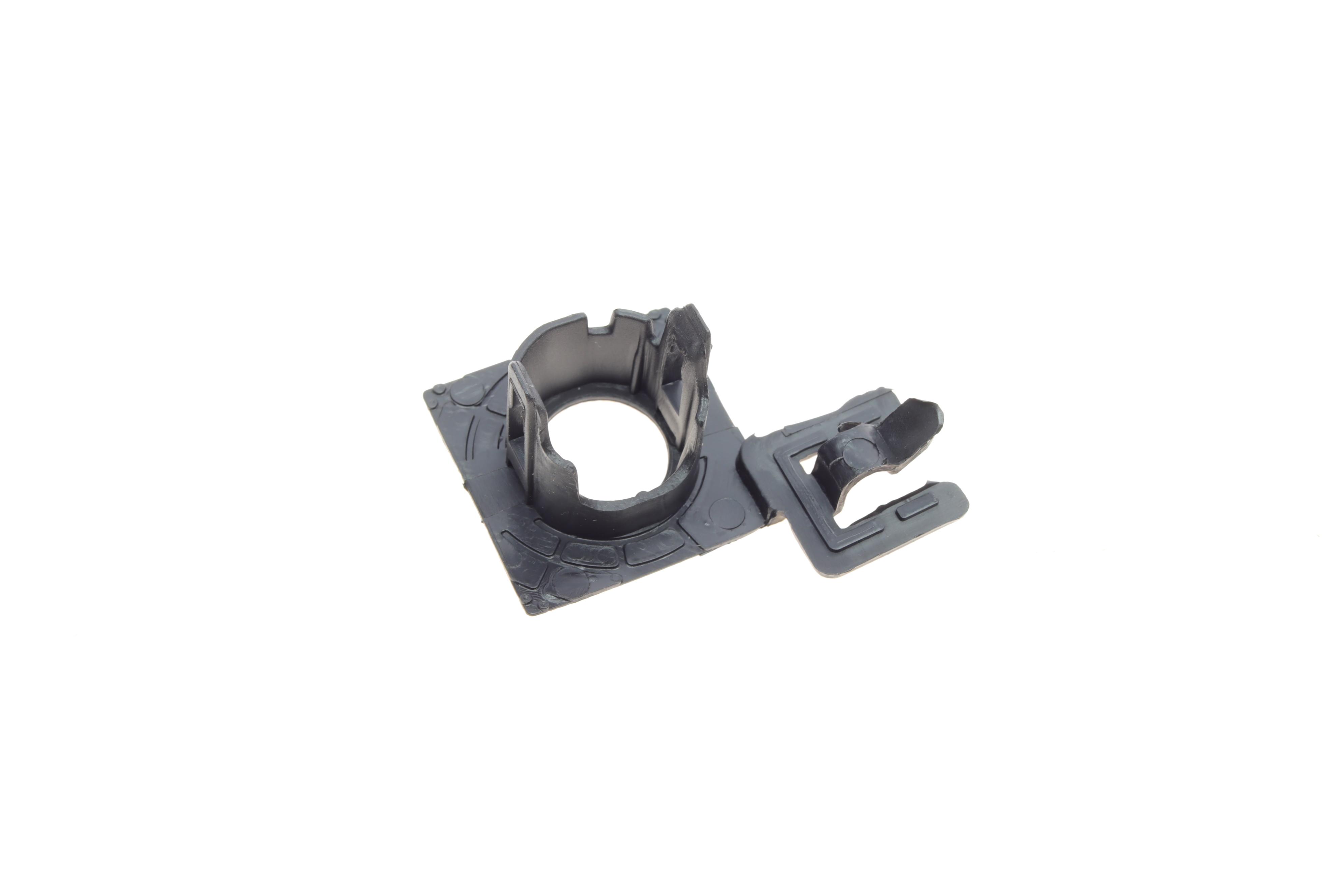 Бампер (задній) BMW 5 (F10) 09-16 (M-Technic) (з отвором PDC/2-х сторонній вихлоп))