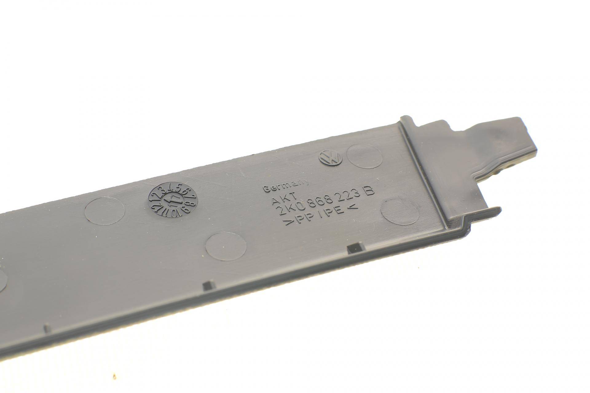 Планка - облицьова стійка VW Caddy III 04- (L)