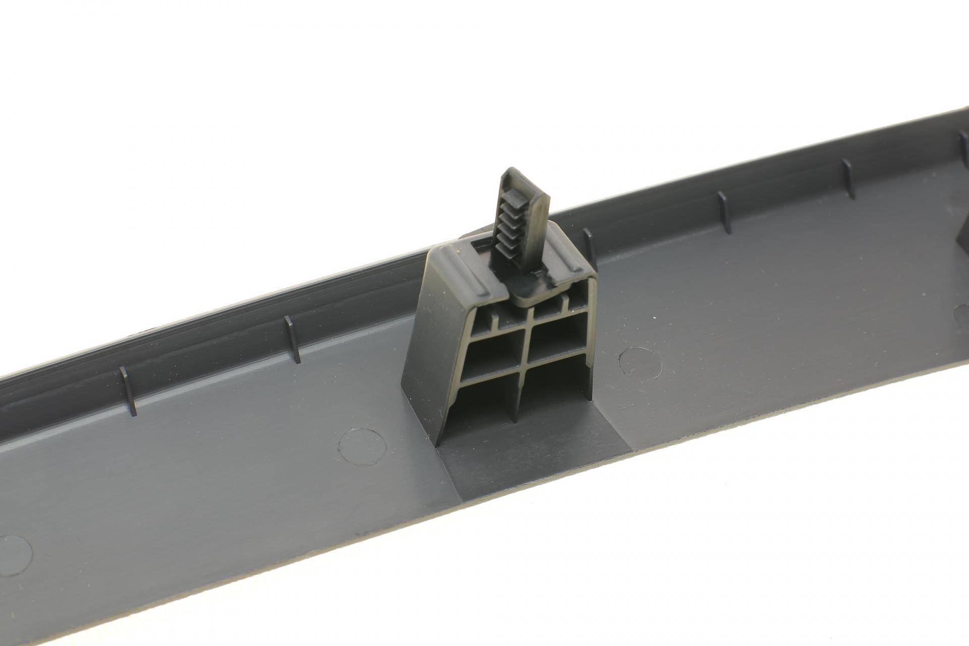 Планка - облицьова стійка VW Caddy III 04- (L)