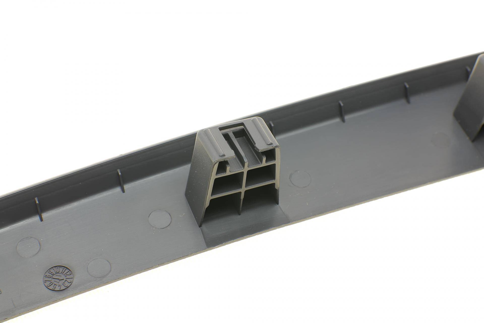 Планка - облицьова стійка VW Caddy III 04- (L)