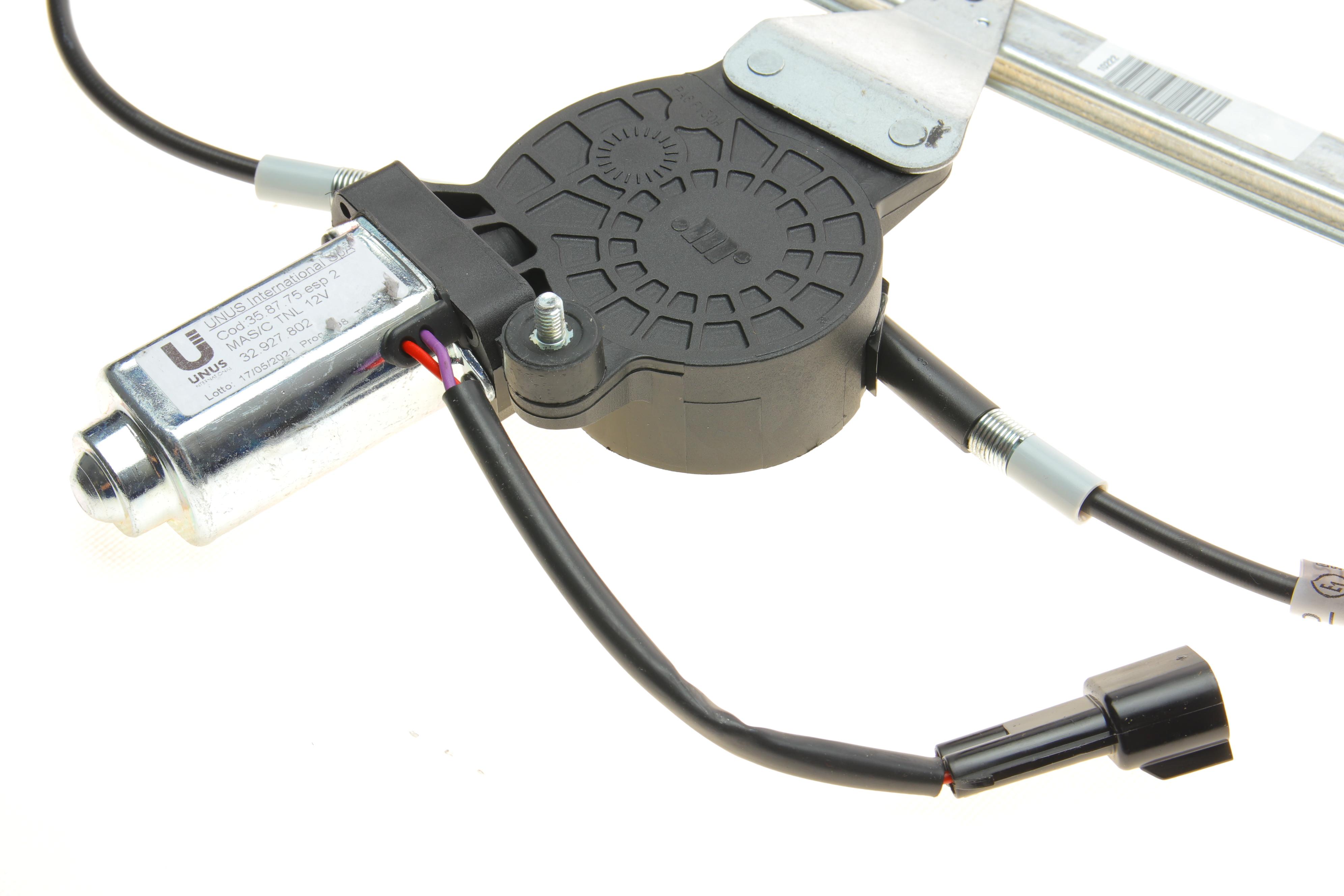 Склопідіймач (передній) Fiat Doblo 01- (L) (електро) (з моторчиком)