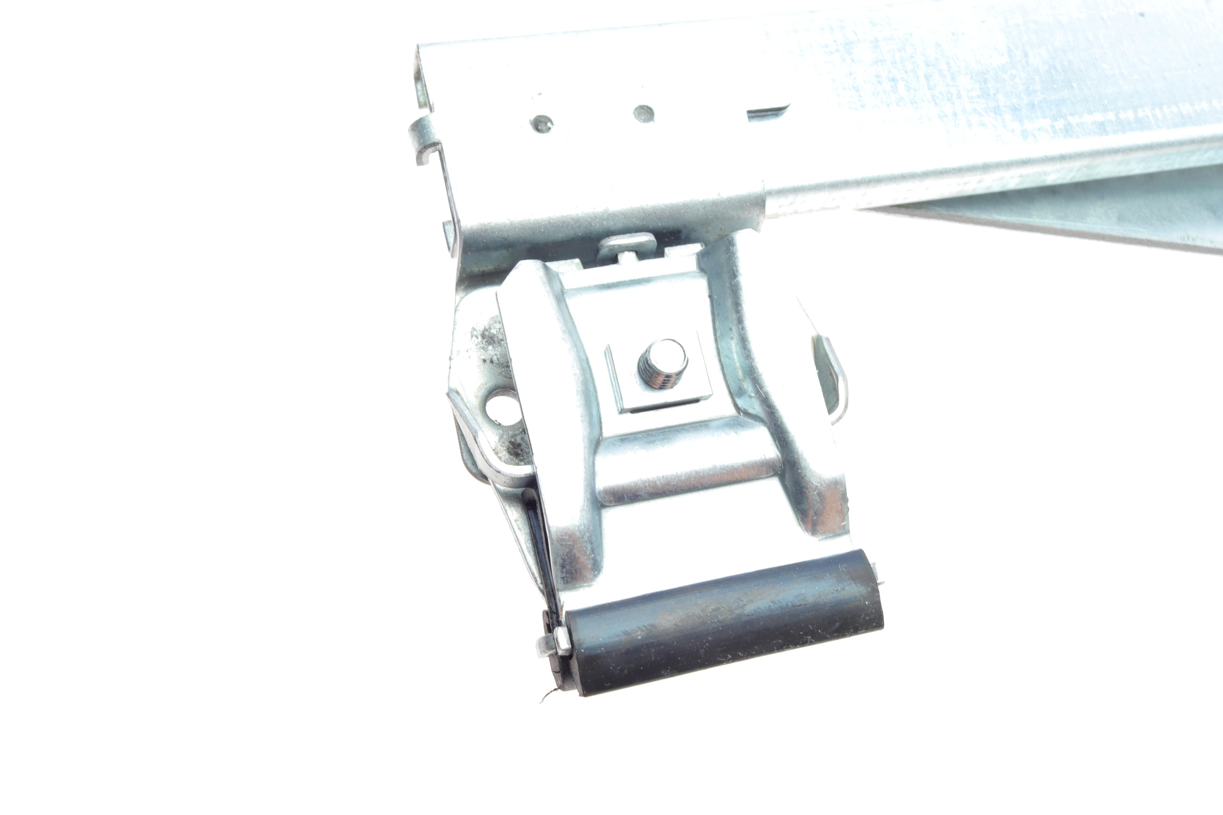 Склопідіймач (передній) Ford Focus/Volvo V50/S40 04-12 (L) (електро) (без моторчика)