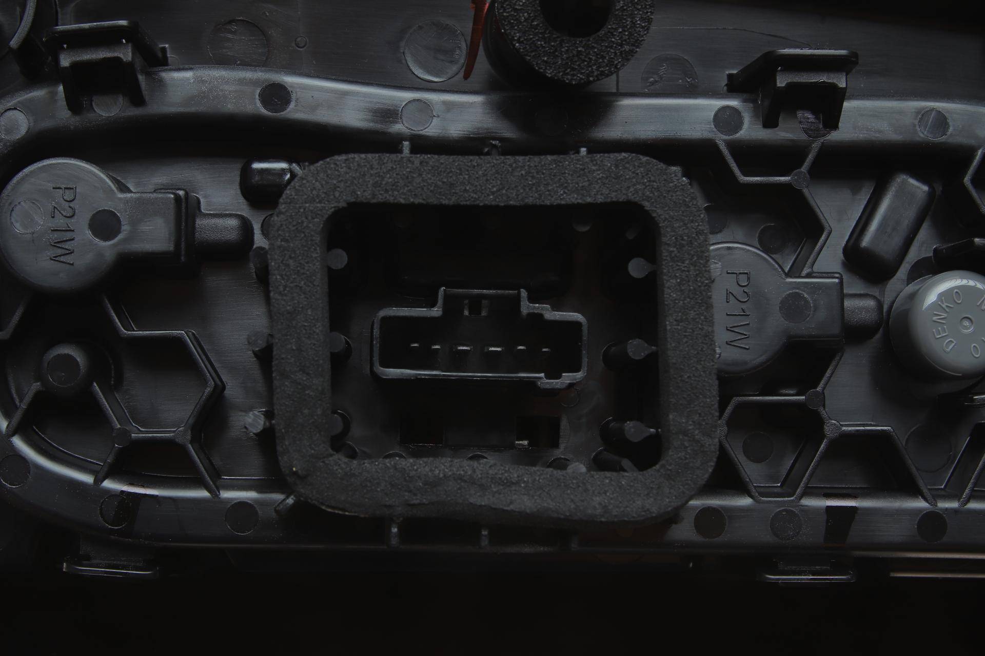 Ліхтар задній Renault Express 21- (R)