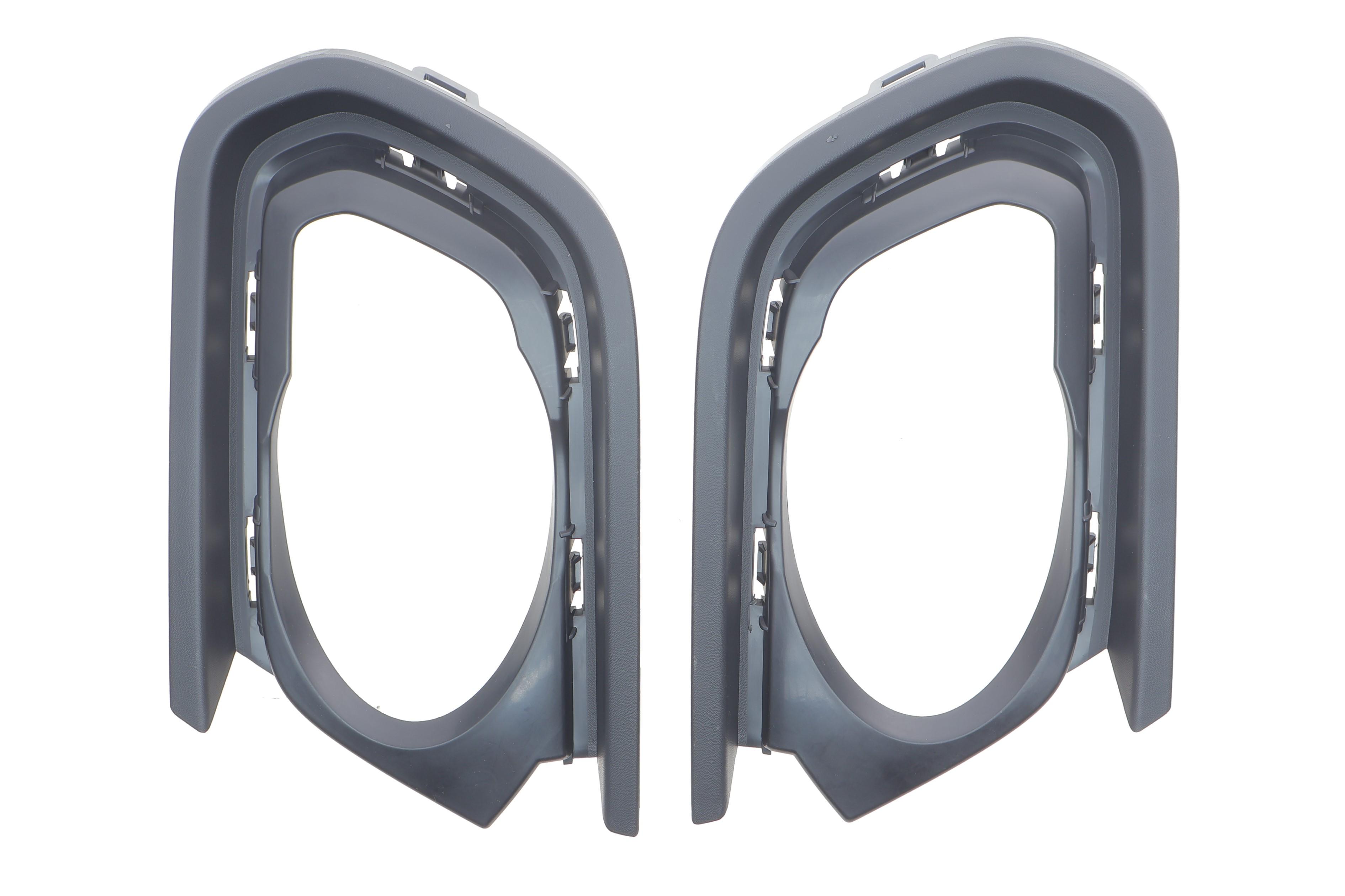 Вставка бампера (під протитуманку) (L/R) Renault Logan Sandero II 13- (к-кт)