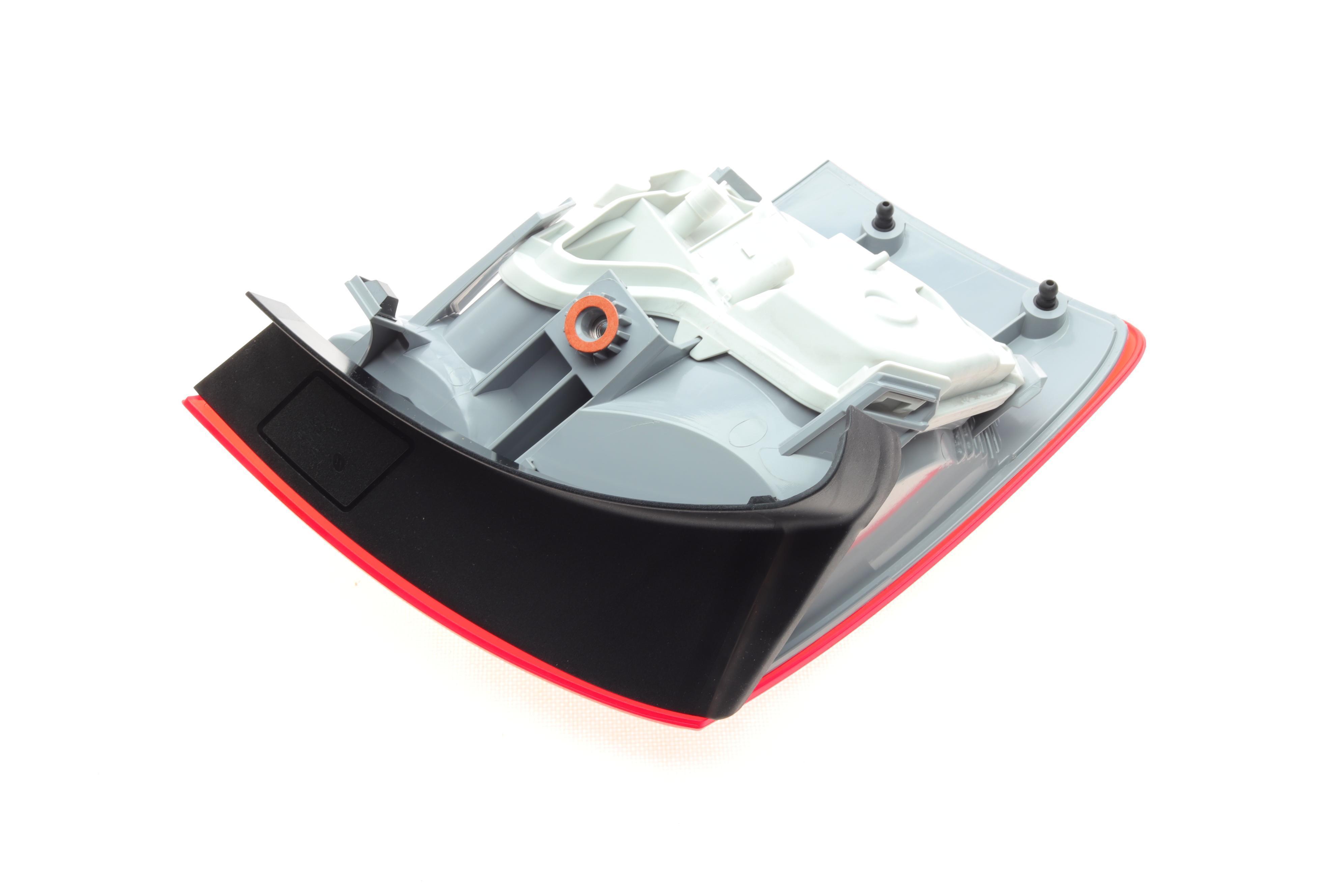 Ліхтар задній Audi A4 04-08 (R)