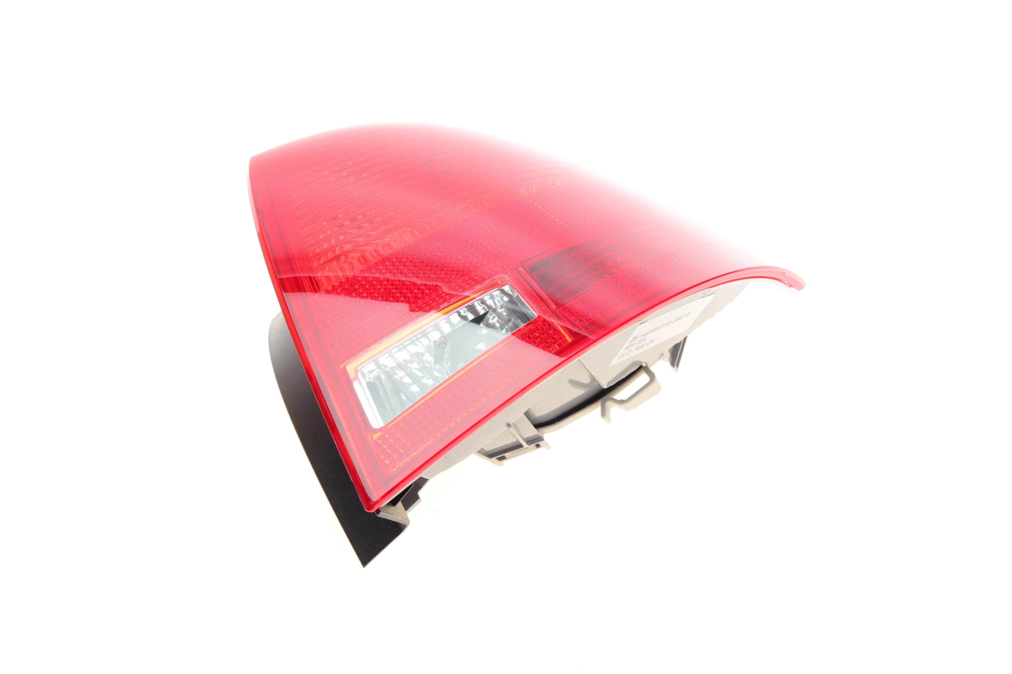 Ліхтар задній Audi A4 04-08 (R)