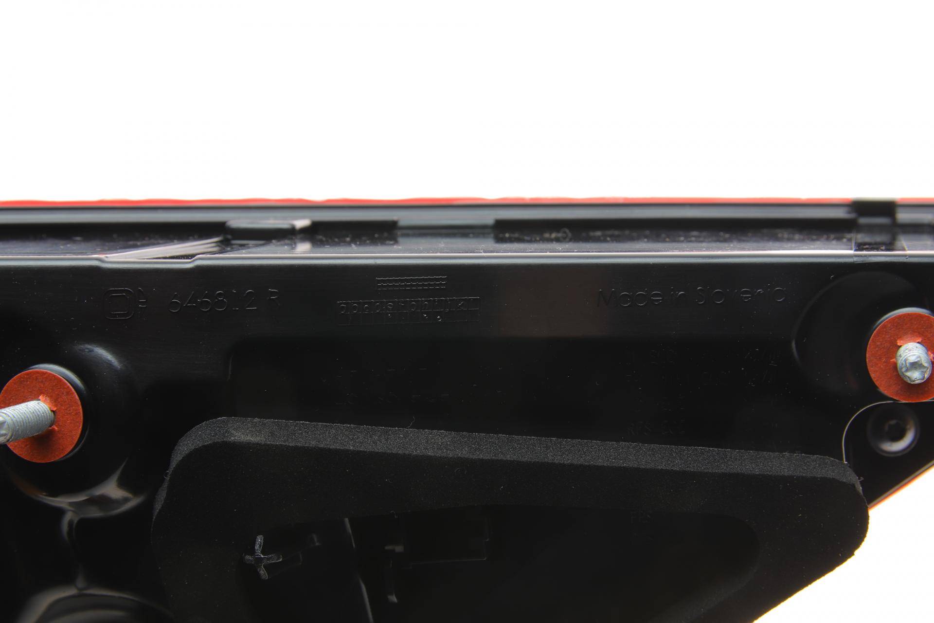 Ліхтар задній Audi Q3 18- (R)