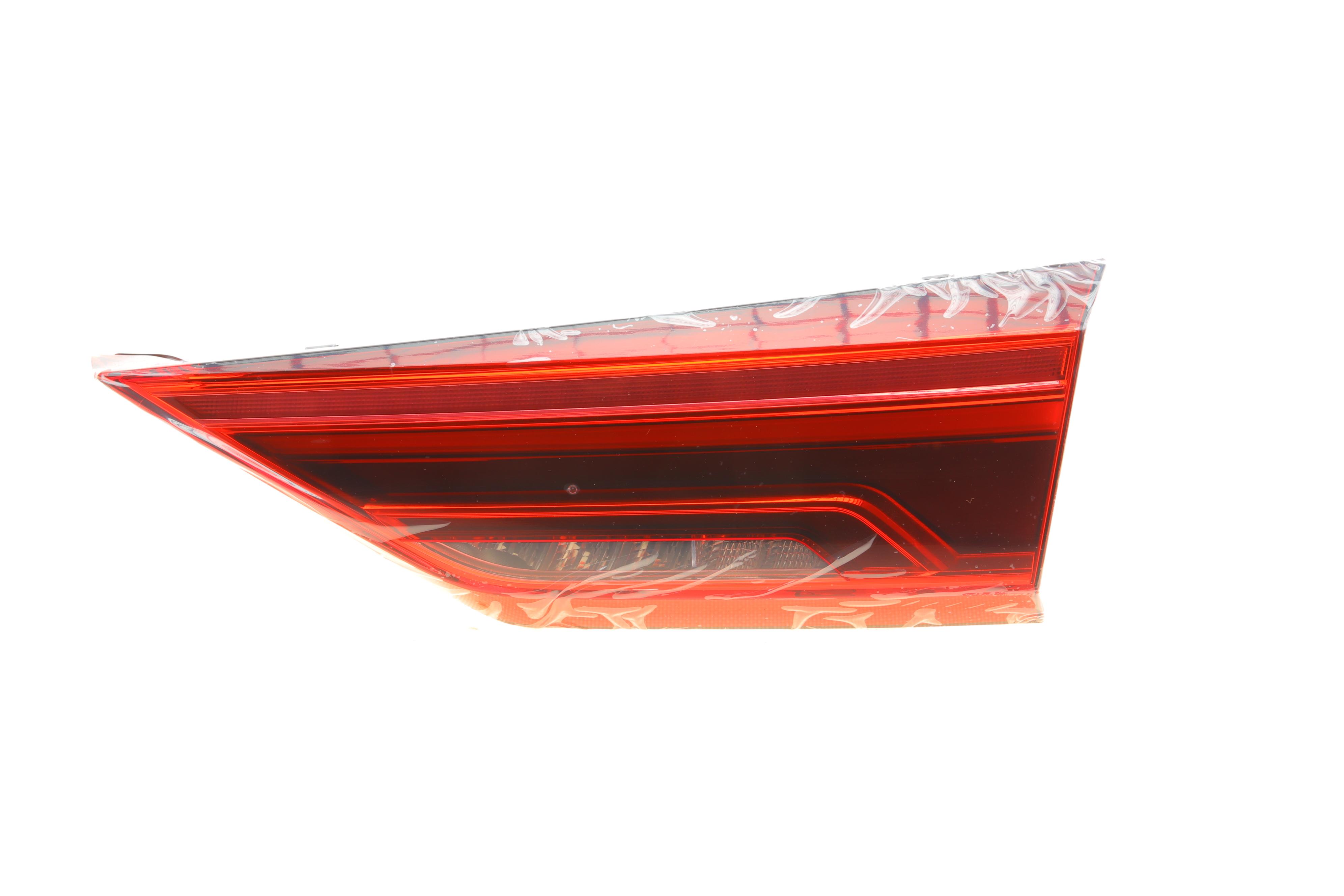 Ліхтар задній Audi Q3 18- (R)