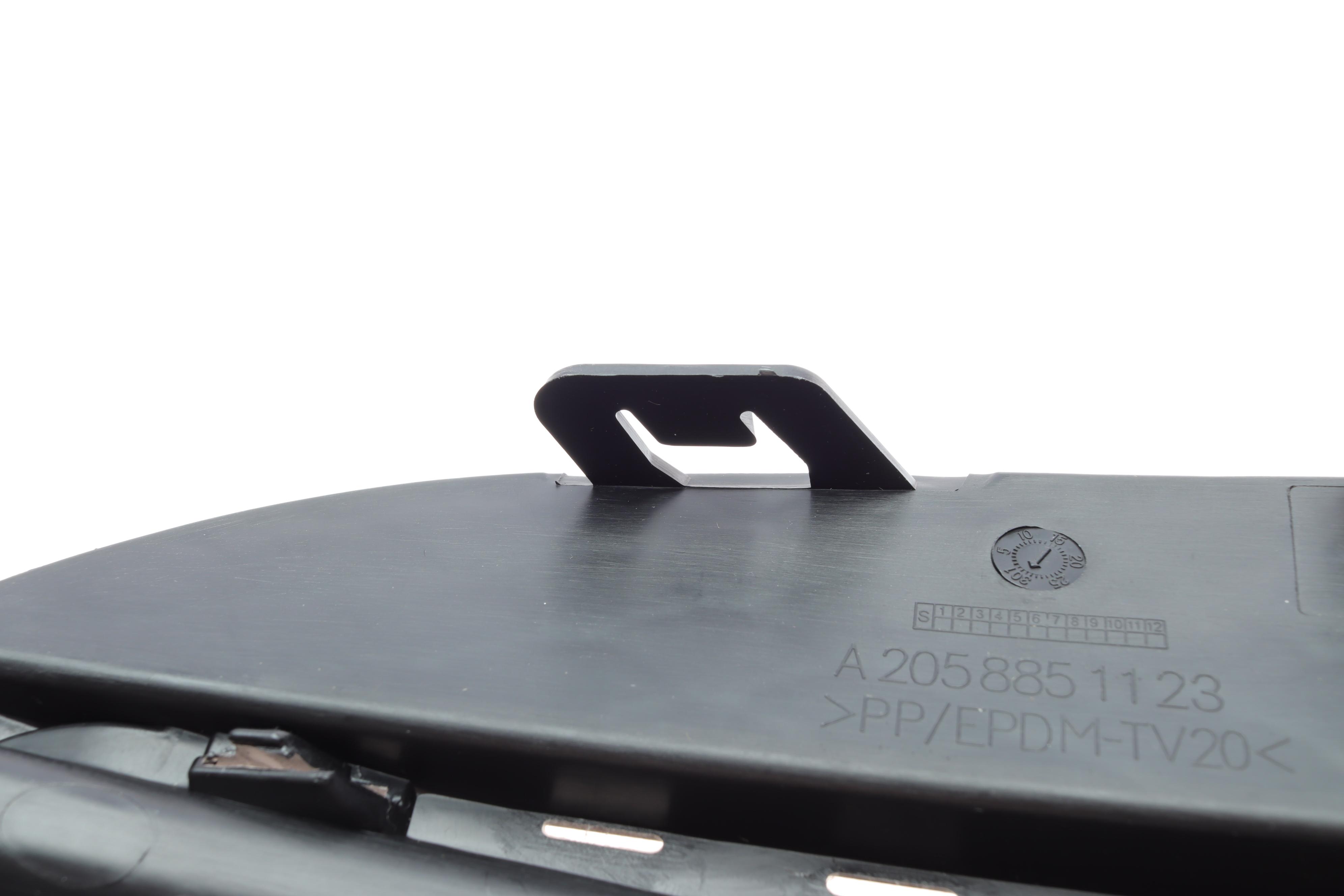 Решітка бампера MB C-class (W205) 13- (L)