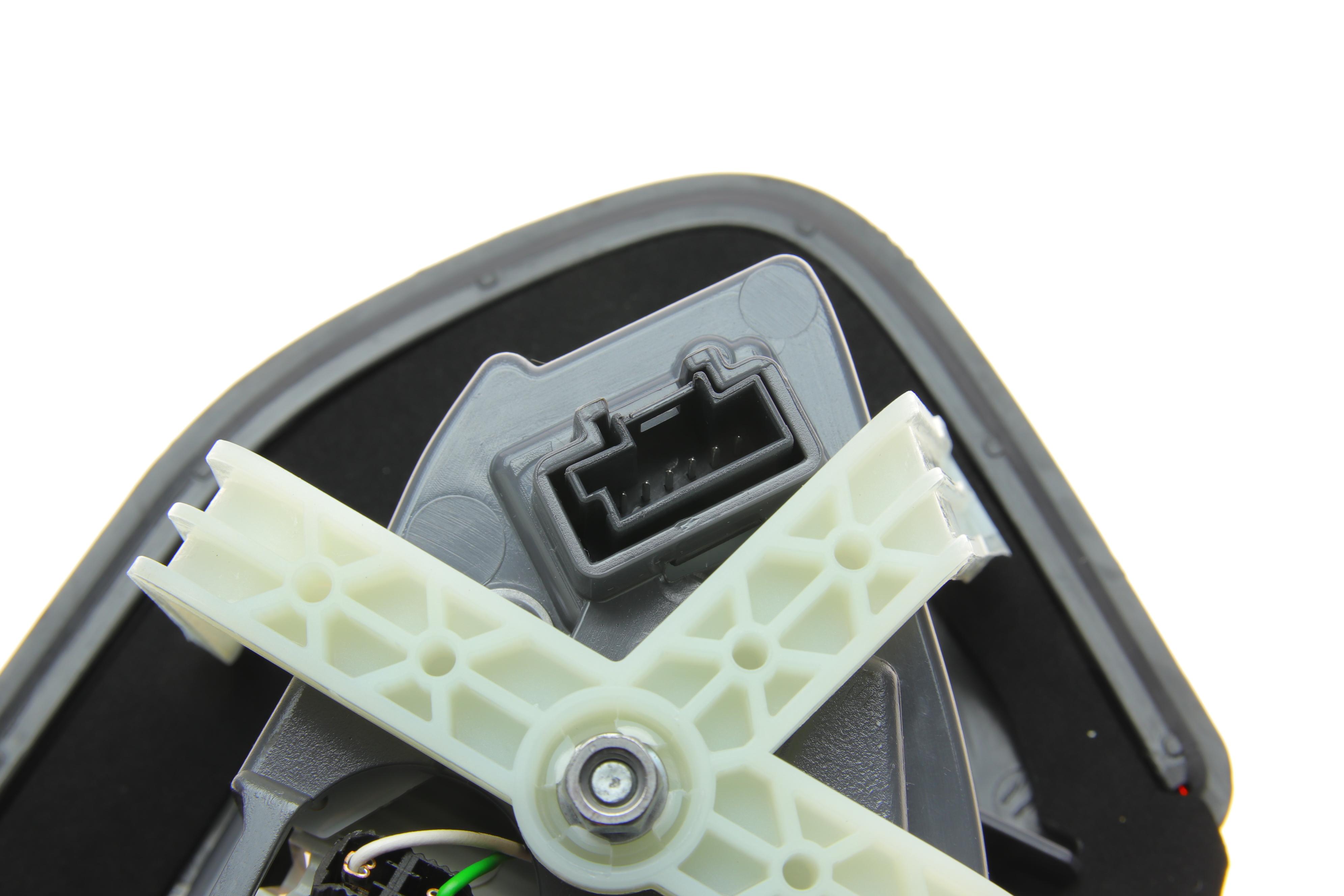 Ліхтар задній MB C-class (S205) 14- (L)