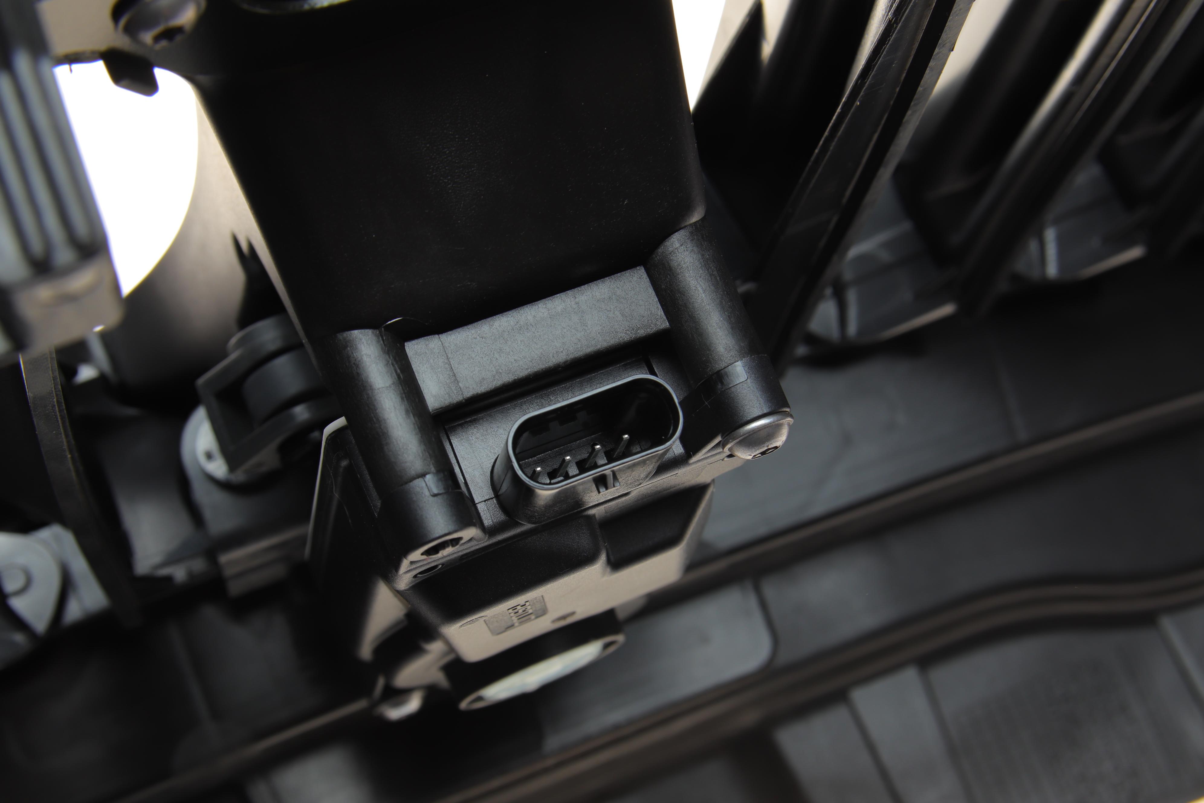 Решітка радіатора BMW  5 (G30) 16- (жалюзі)