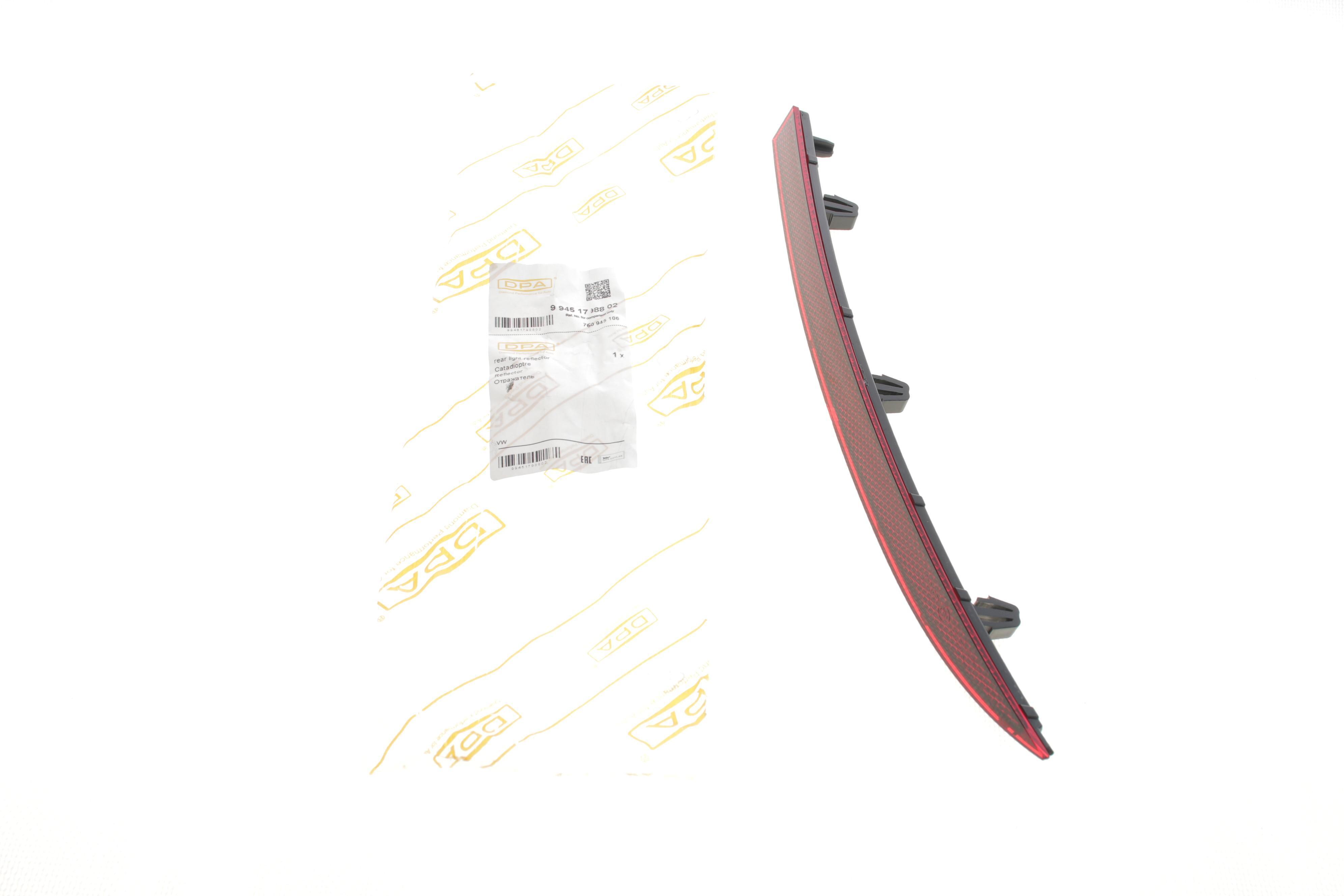 Світловідбивач бампера (заднього) VW Touareg 18- (R)