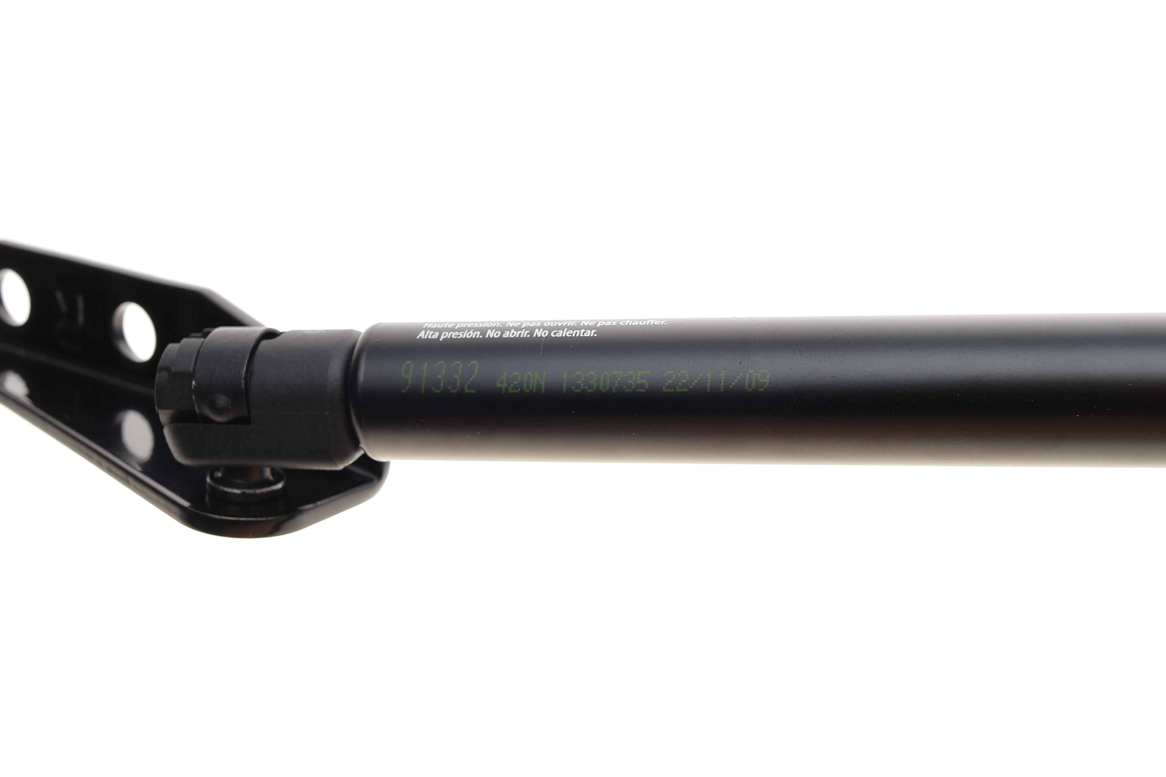 Амортизатор кришки багажника Fiat Cedici 06-14 (R) (SUV)/Suzuki SX4 06- (R) (хетчбeк)