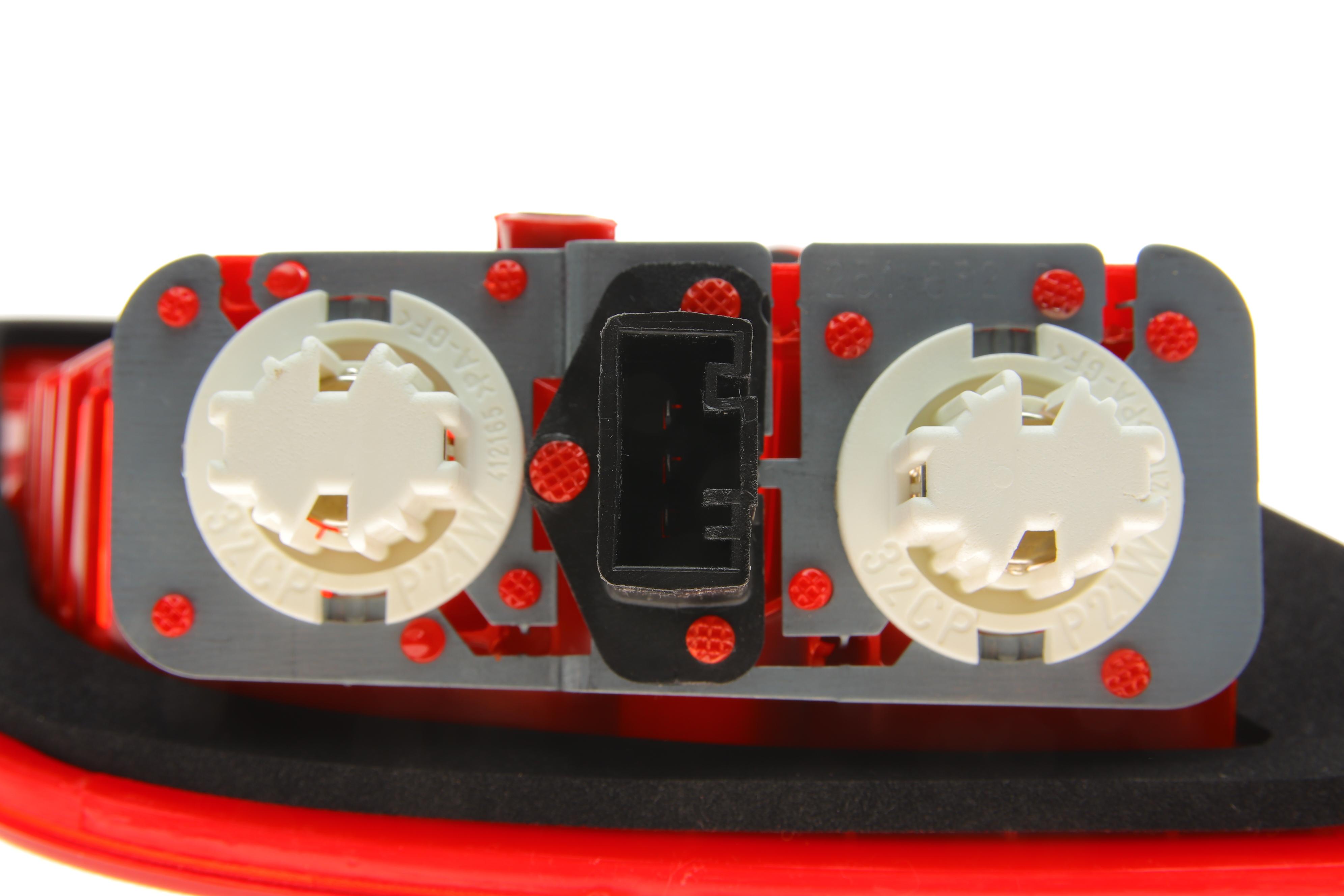 Ліхтар задній BMW X5 (E53) 03-06 (R)