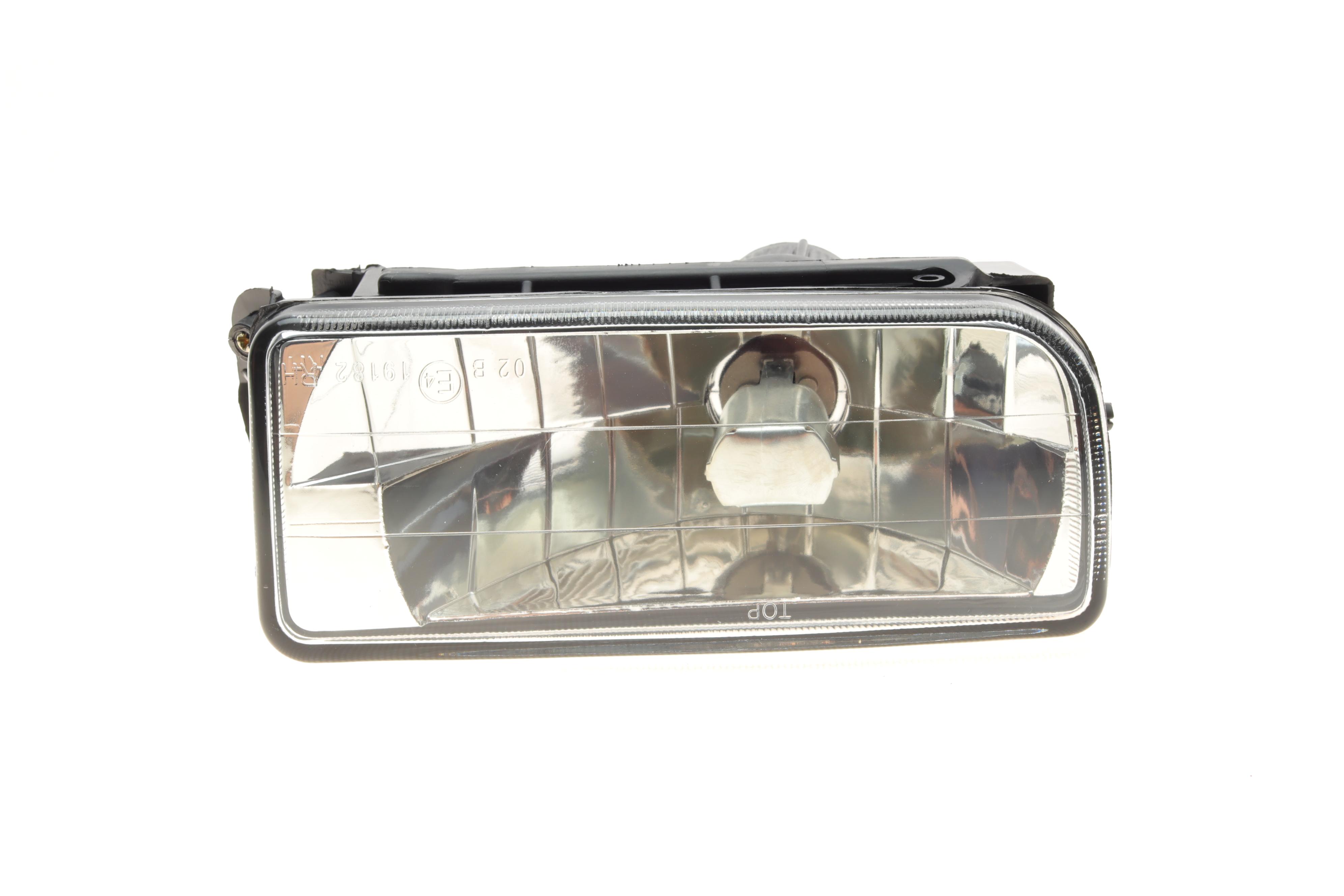 Фара протитуманна BMW 3 (E36) 90-99 (R)