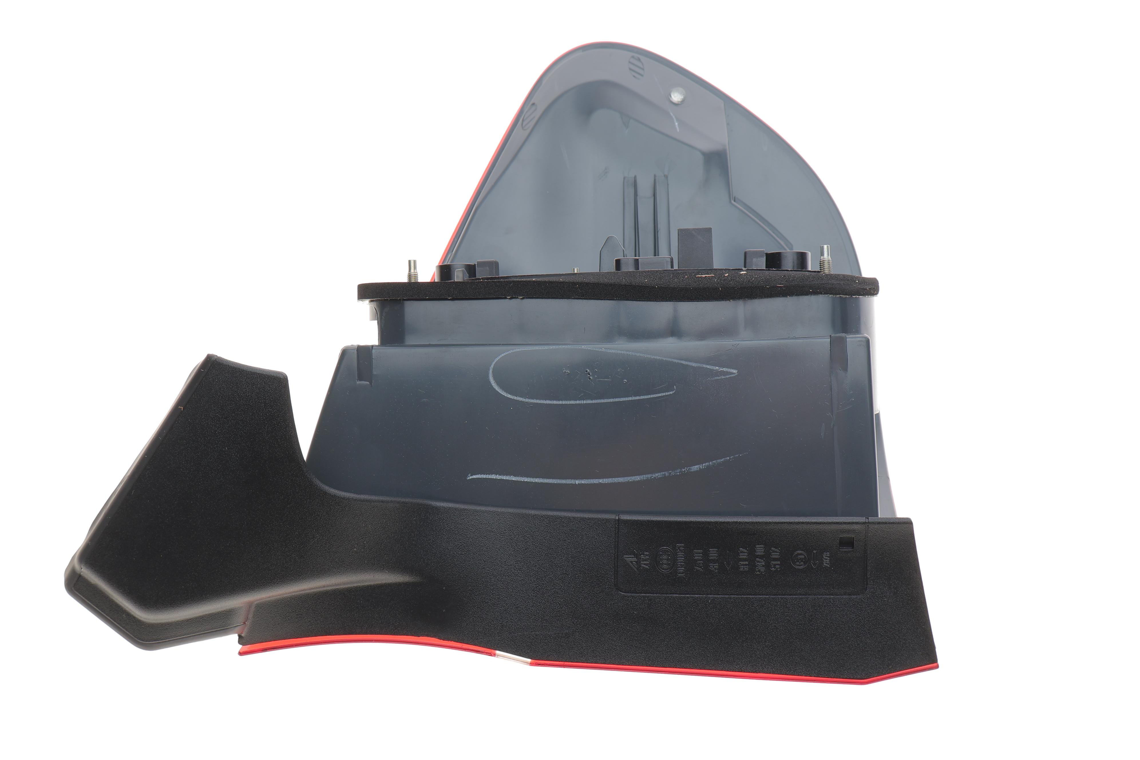 Ліхтар задній BMW X5 (E70) 08-13 (L) (LLH492)