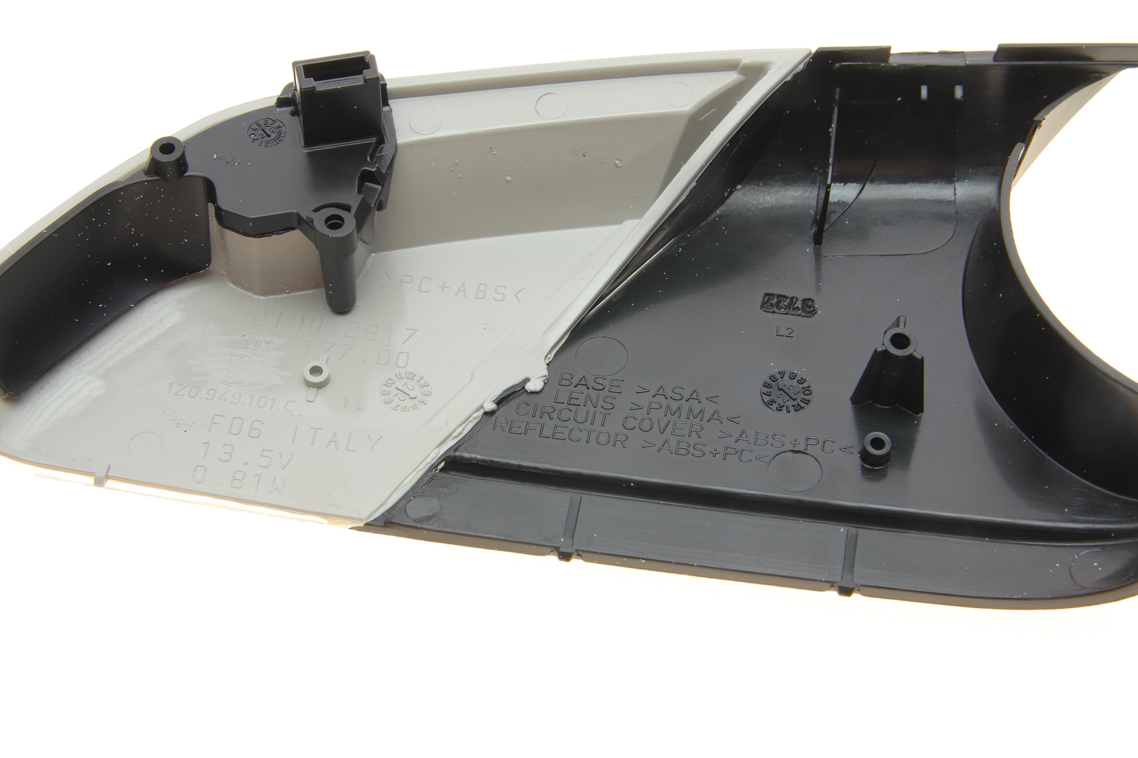 Повторювач повороту на дзеркало Skoda Octavia 04-13 (L)