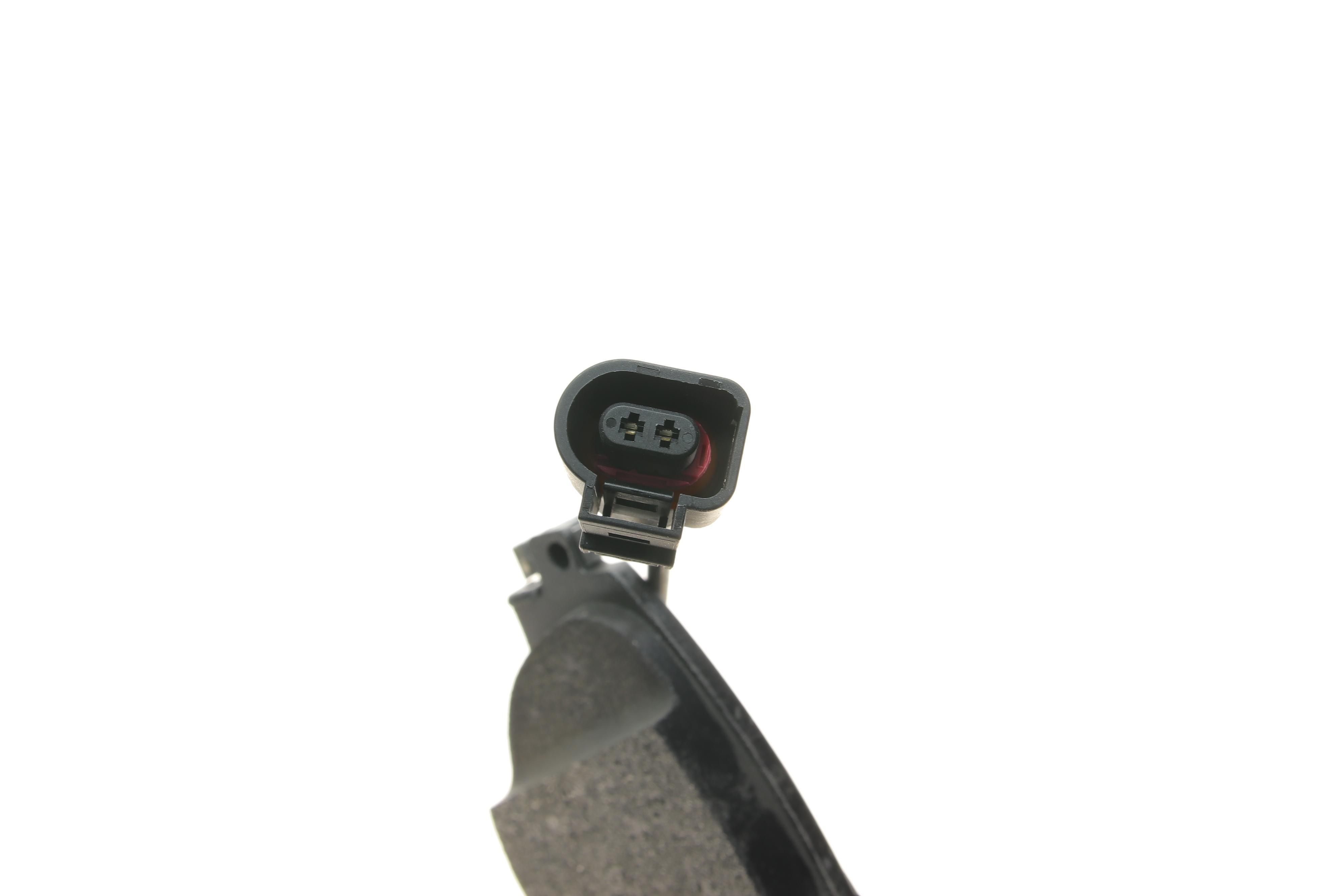 Колодки гальмівні (передні) Audi Q3 18-/A3/Skoda Octavia/VW Passat B6-B8/Golf/Tiguan 12- (+датчик)