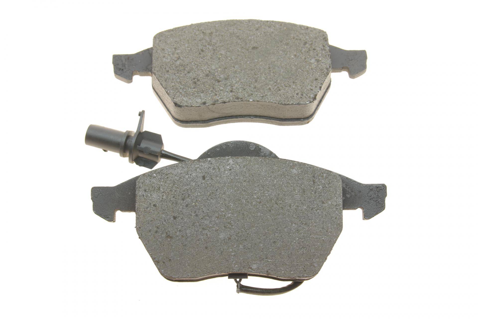 Колодки гальмівні (передні) Audi A4/A6 95-09/Skoda SuperB 01-08/VW Passat B5 96-05 (+датчик)