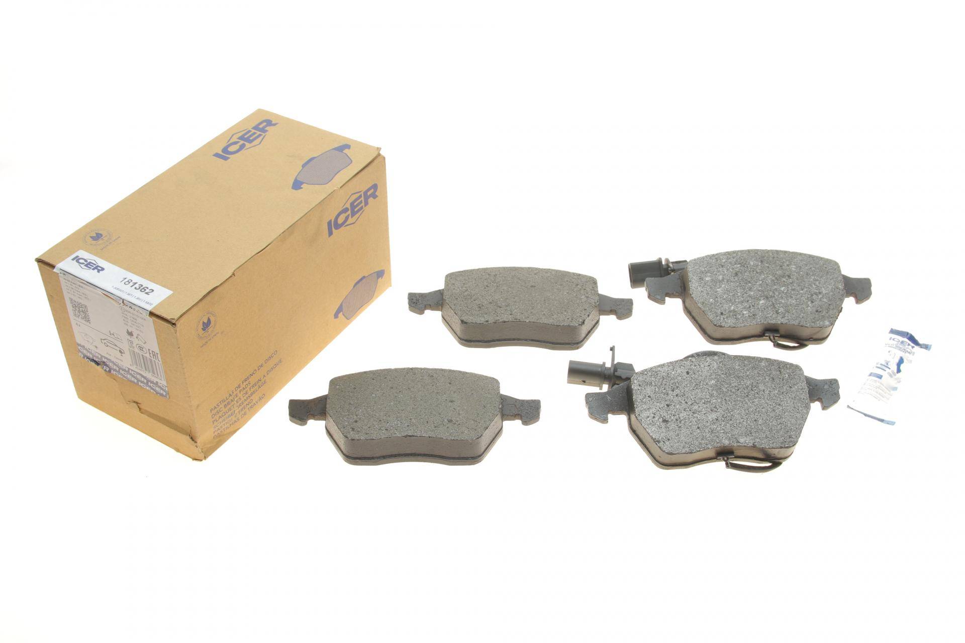 Колодки гальмівні (передні) Audi A4/A6 95-09/Skoda SuperB 01-08/VW Passat B5 96-05 (+датчик)