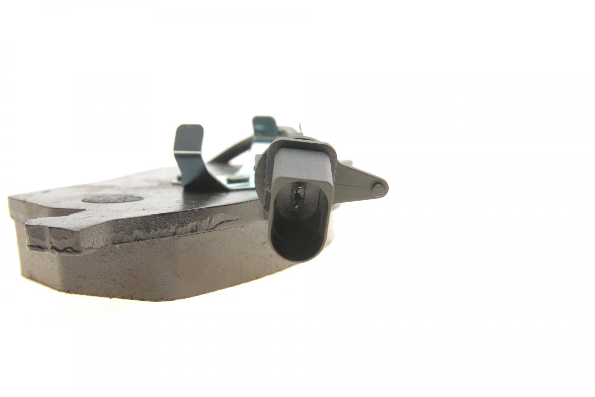 Колодки гальмівні (передні) Audi A4/A6 95-09/Skoda SuperB 01-08/VW Passat B5 96-05 (+датчик)