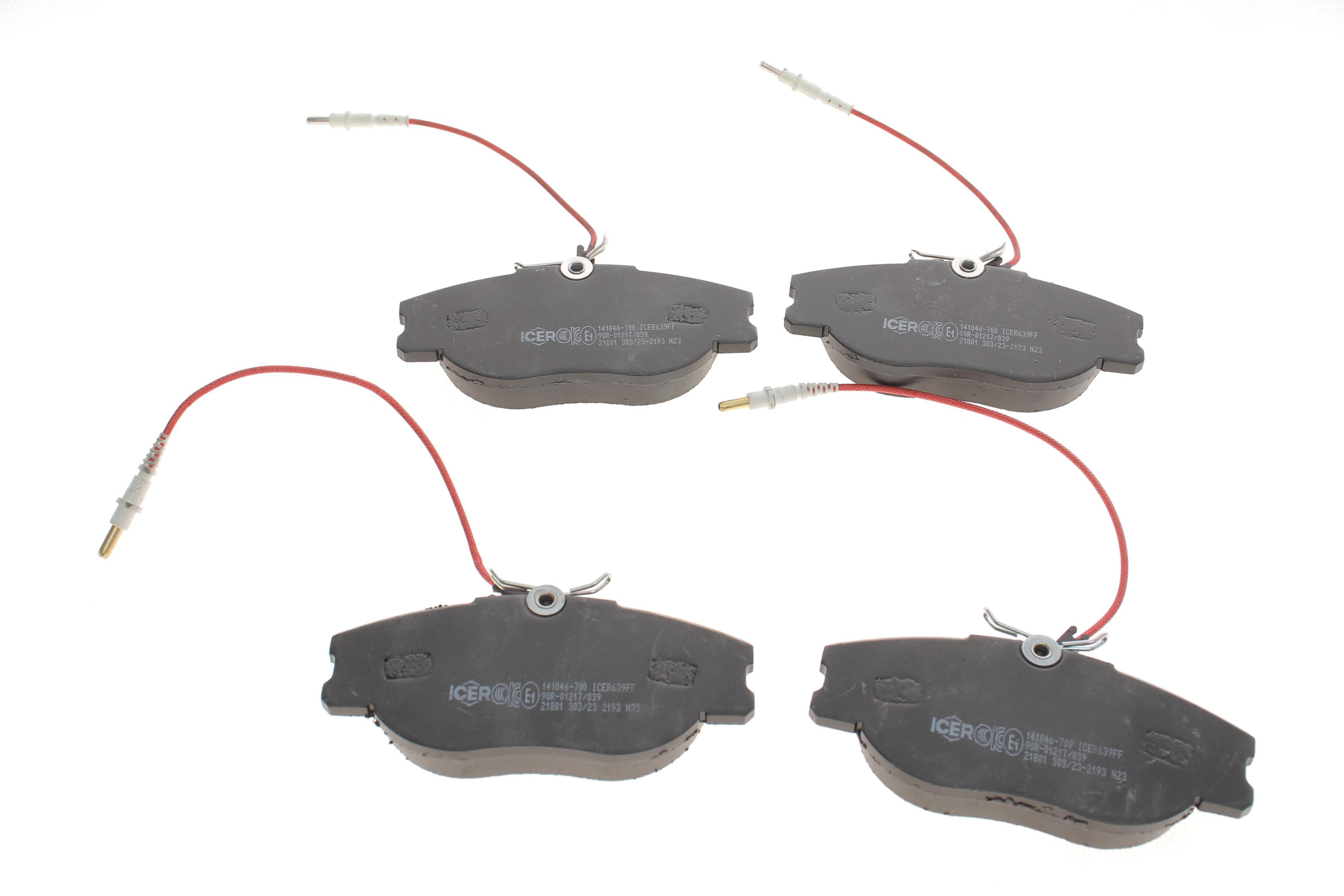 Колодки гальмівні (передні) Citroen Jumpy/Evasion/Fiat Scudo/Peugeot Expert/806 95-06 (+датчики)