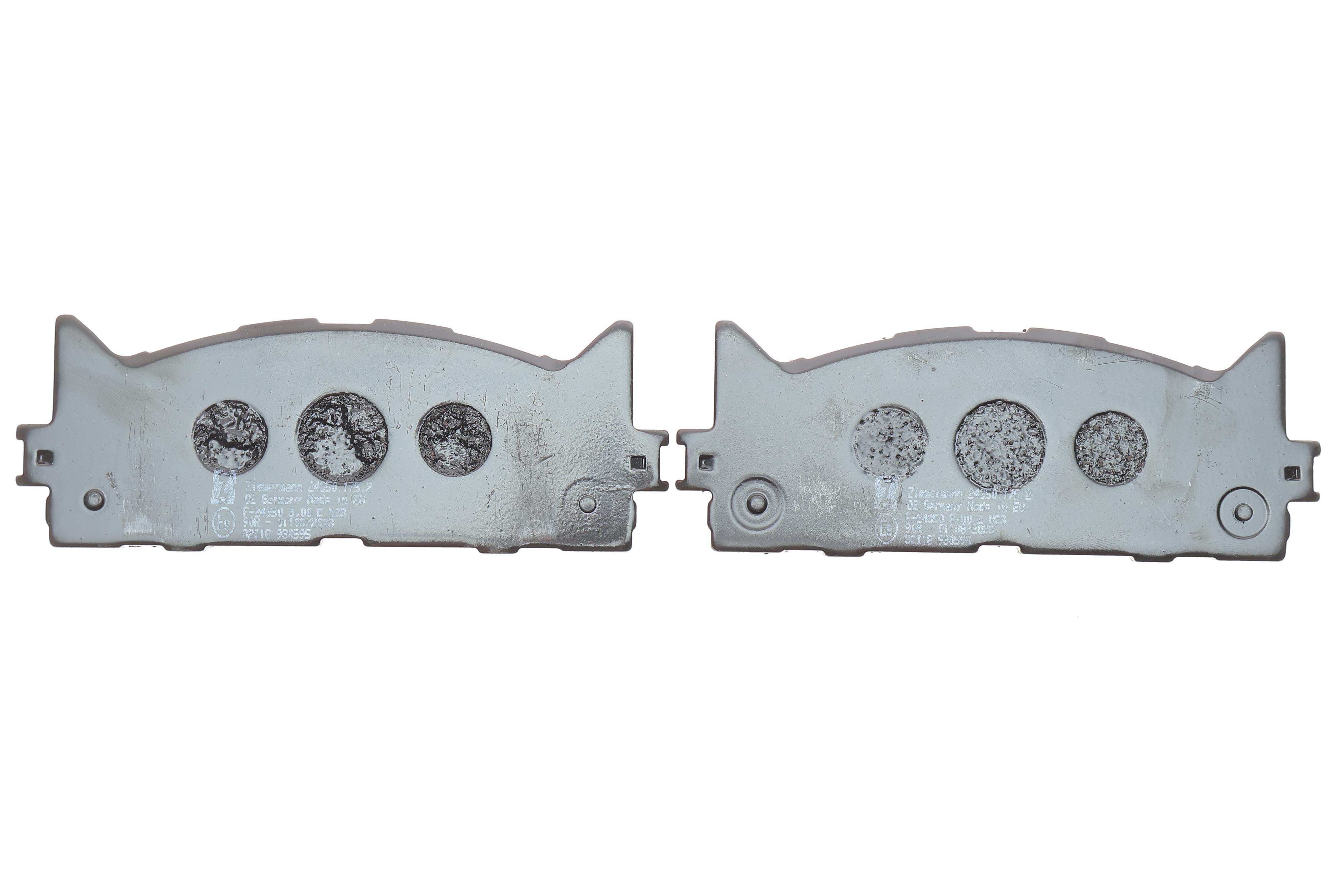 Колодки гальмівні (передні) Toyota Camry 01-/Lexus ES 12-18 (Akebono)