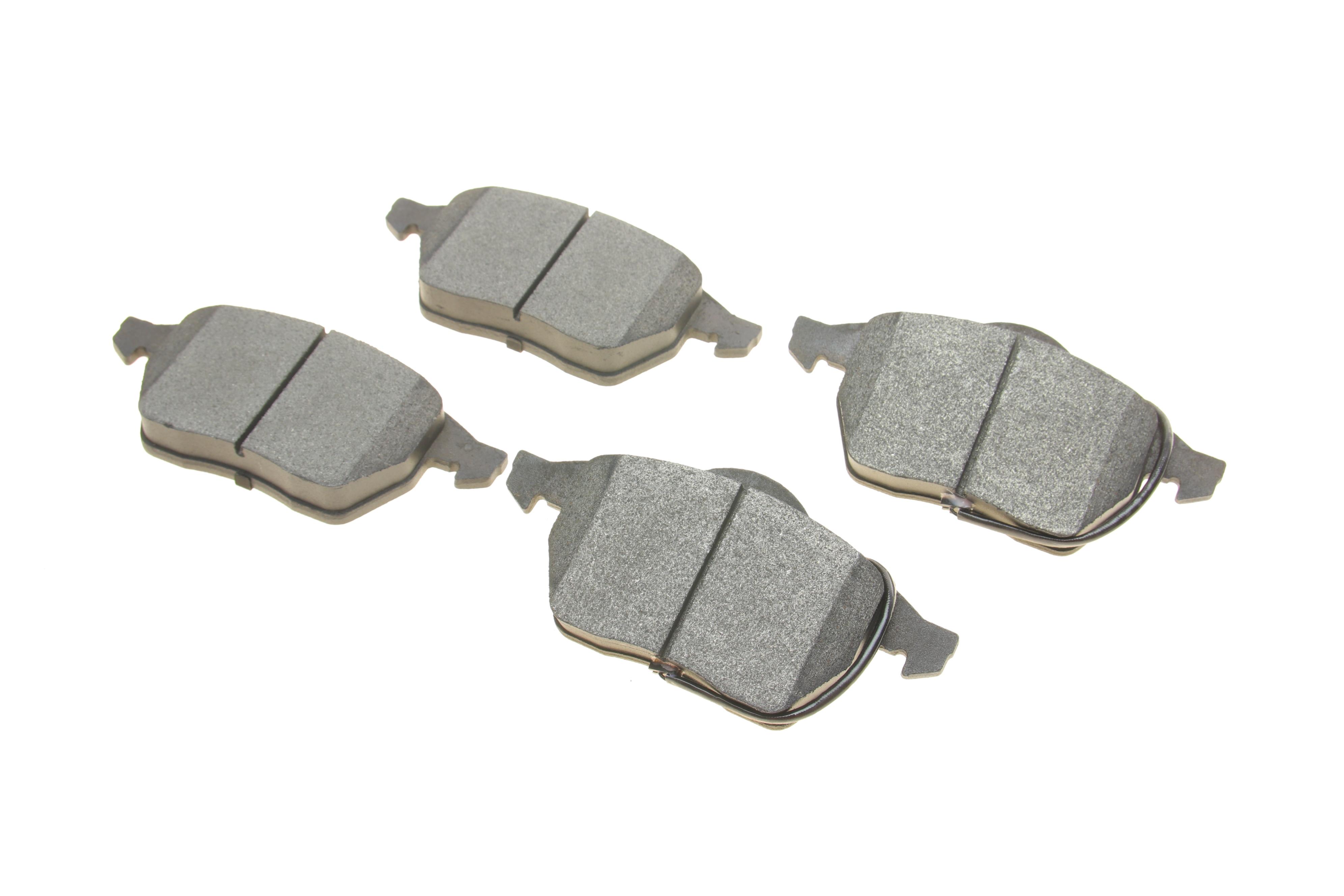 Колодки гальмівні (передні) Audi A4/A6/VW Passat 95- (з датчиком)