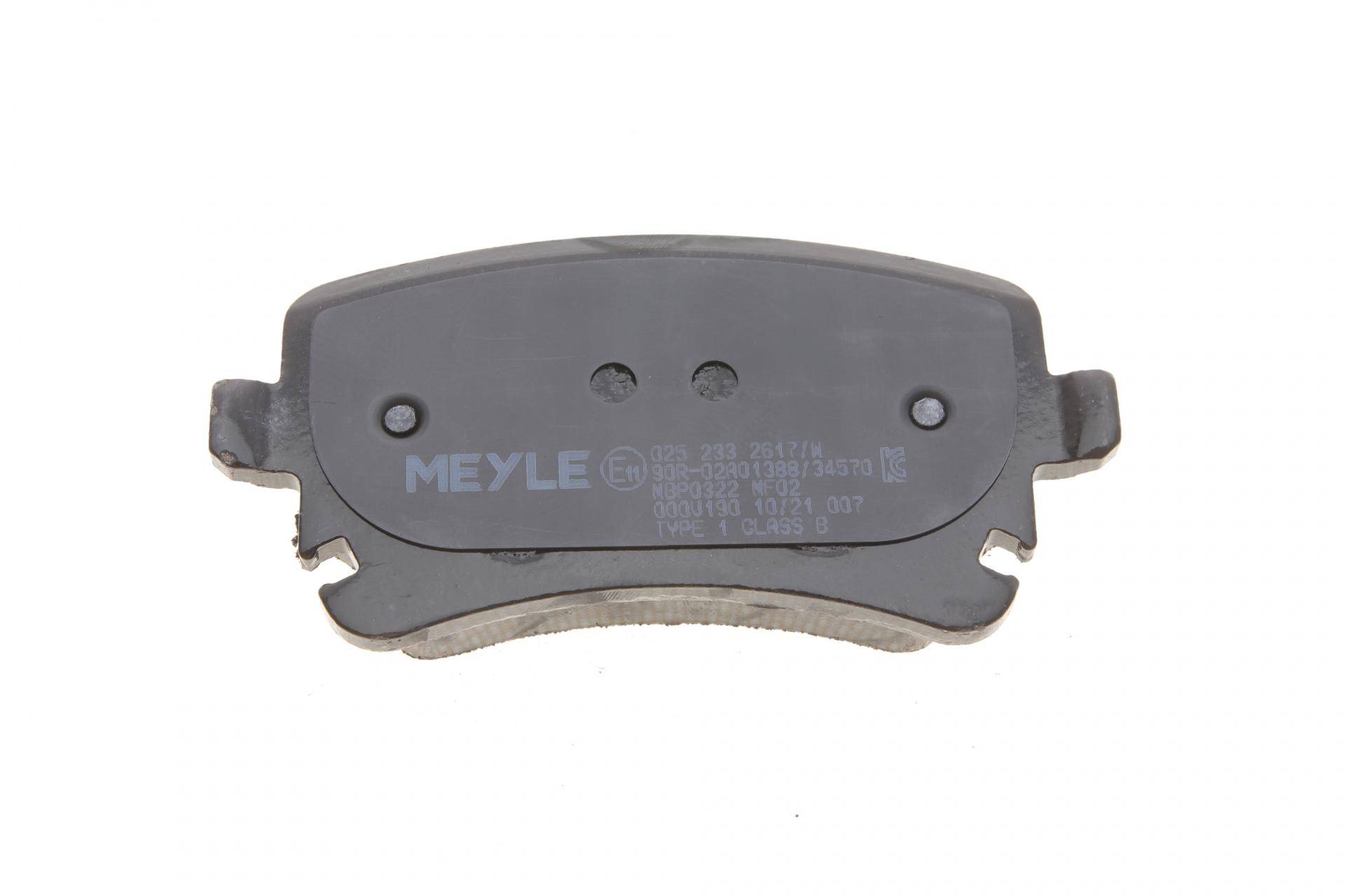 Колодки гальмівні (задні) VW T5 03- (Lucas) (з датчиком)