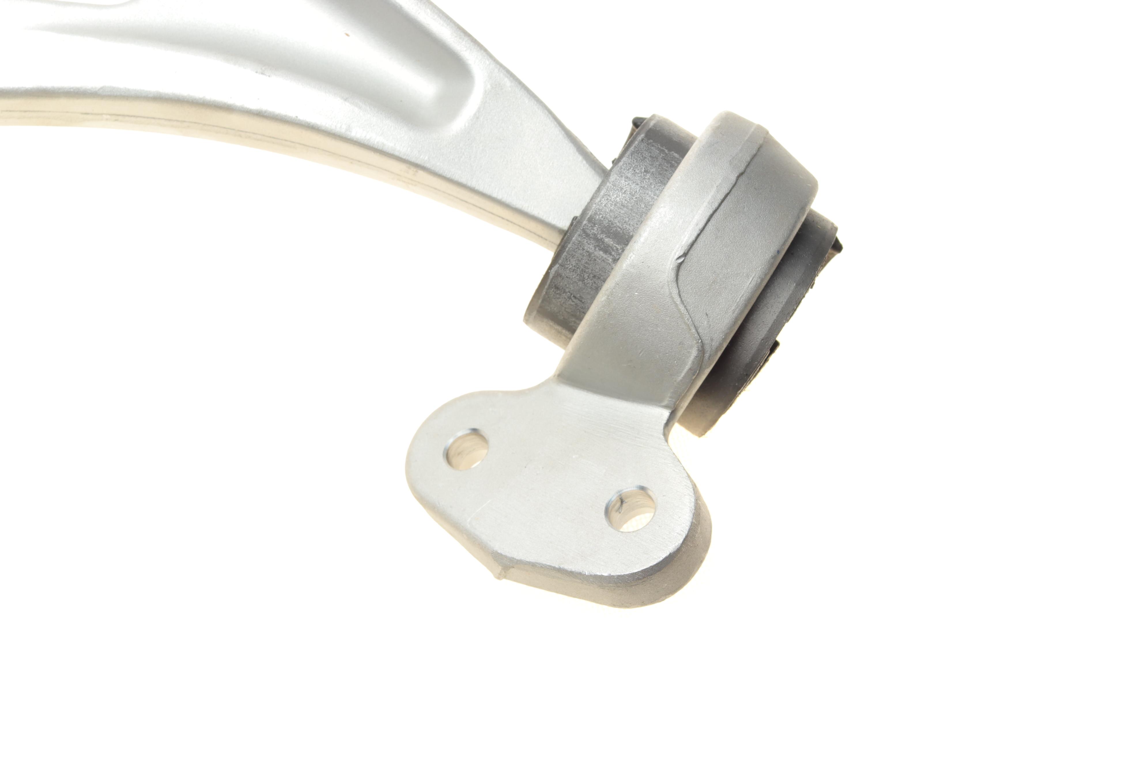 Важіль підвіски (передній/знизу) (R) BMW 3 (E46) 98- (з сайлентблоком)